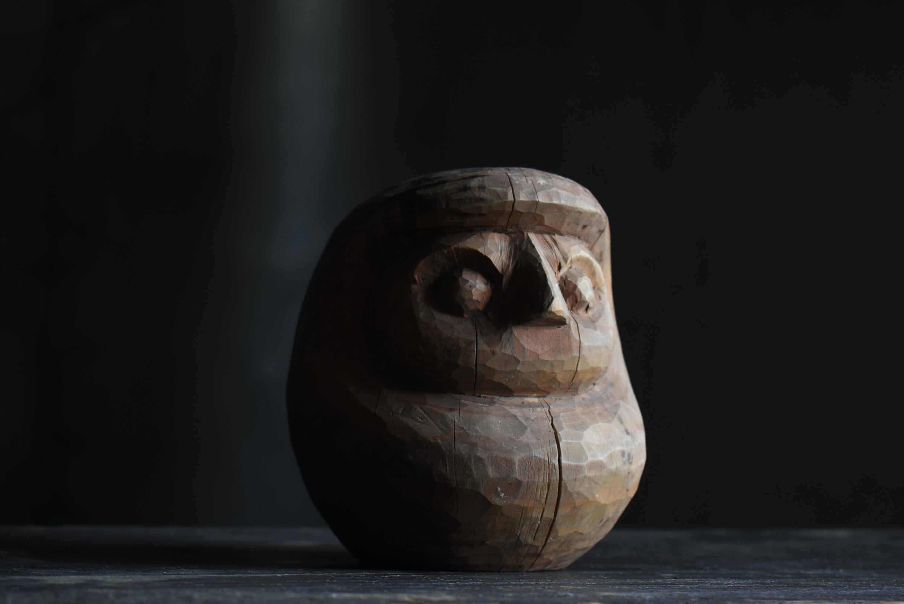 Meiji Sculpture japonaise en bois ancien Daruma 1860s-1900s / Sculpture Mingei Wabi Sabi