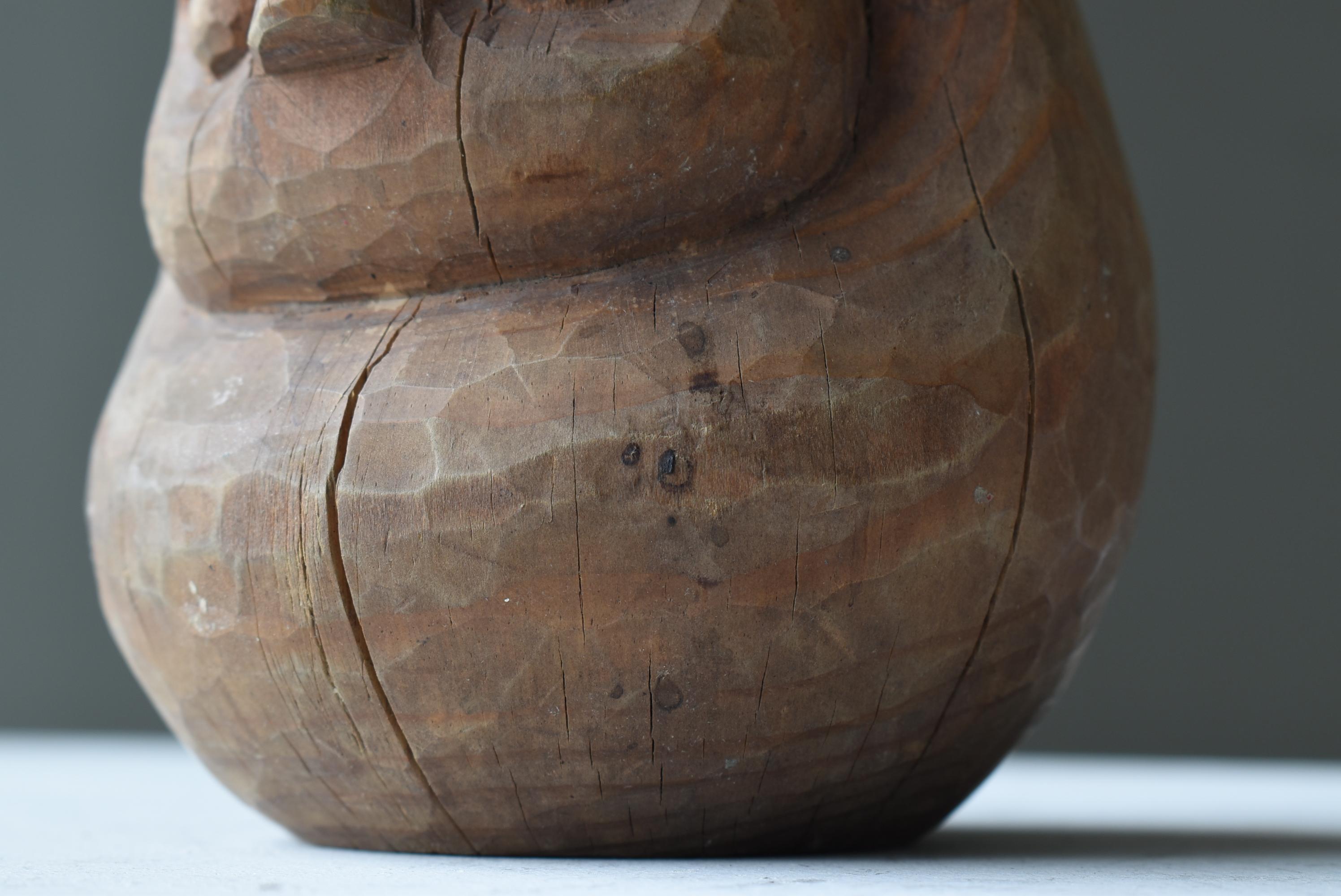 Cèdre Sculpture japonaise en bois ancien Daruma 1860s-1900s / Sculpture Mingei Wabi Sabi