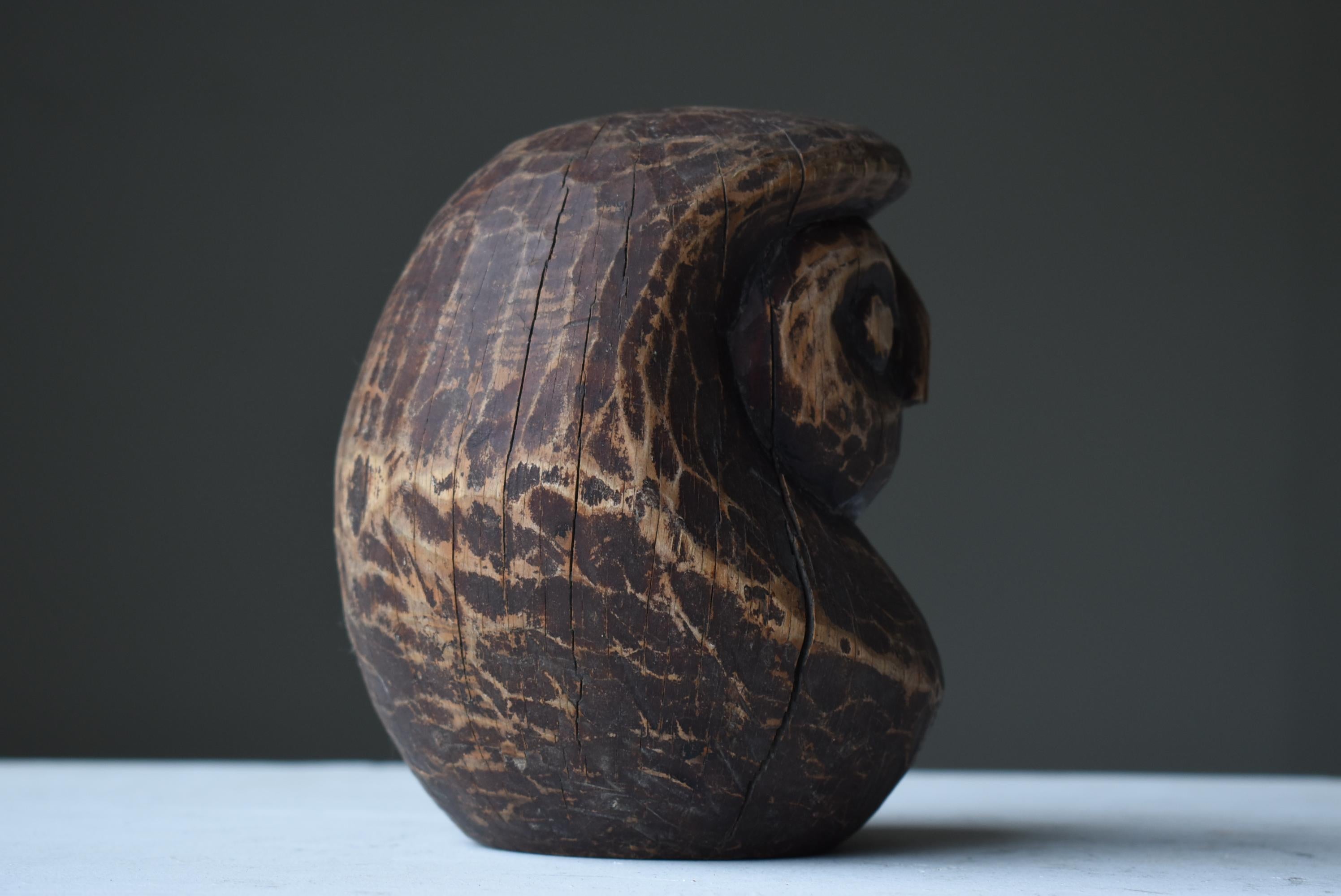 Cedar Japanese Antique Wood Carving Daruma 1860s-1900s / Sculpture Mingei Wabisabi For Sale