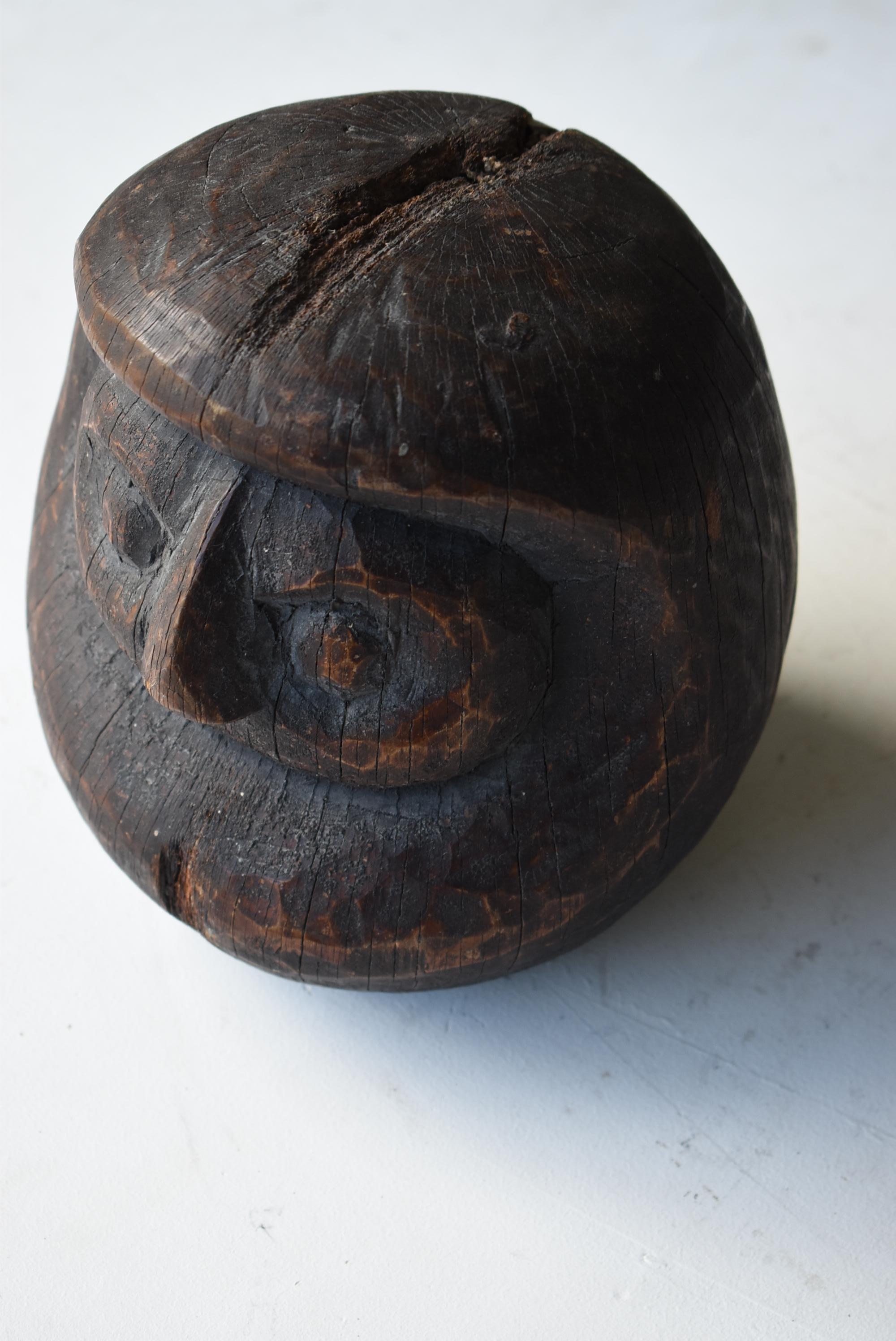 Japanese Antique Wood Carving Daruma 1860s-1900s / Wabi Sabi Sculpture Mingei In Good Condition In Sammu-shi, Chiba