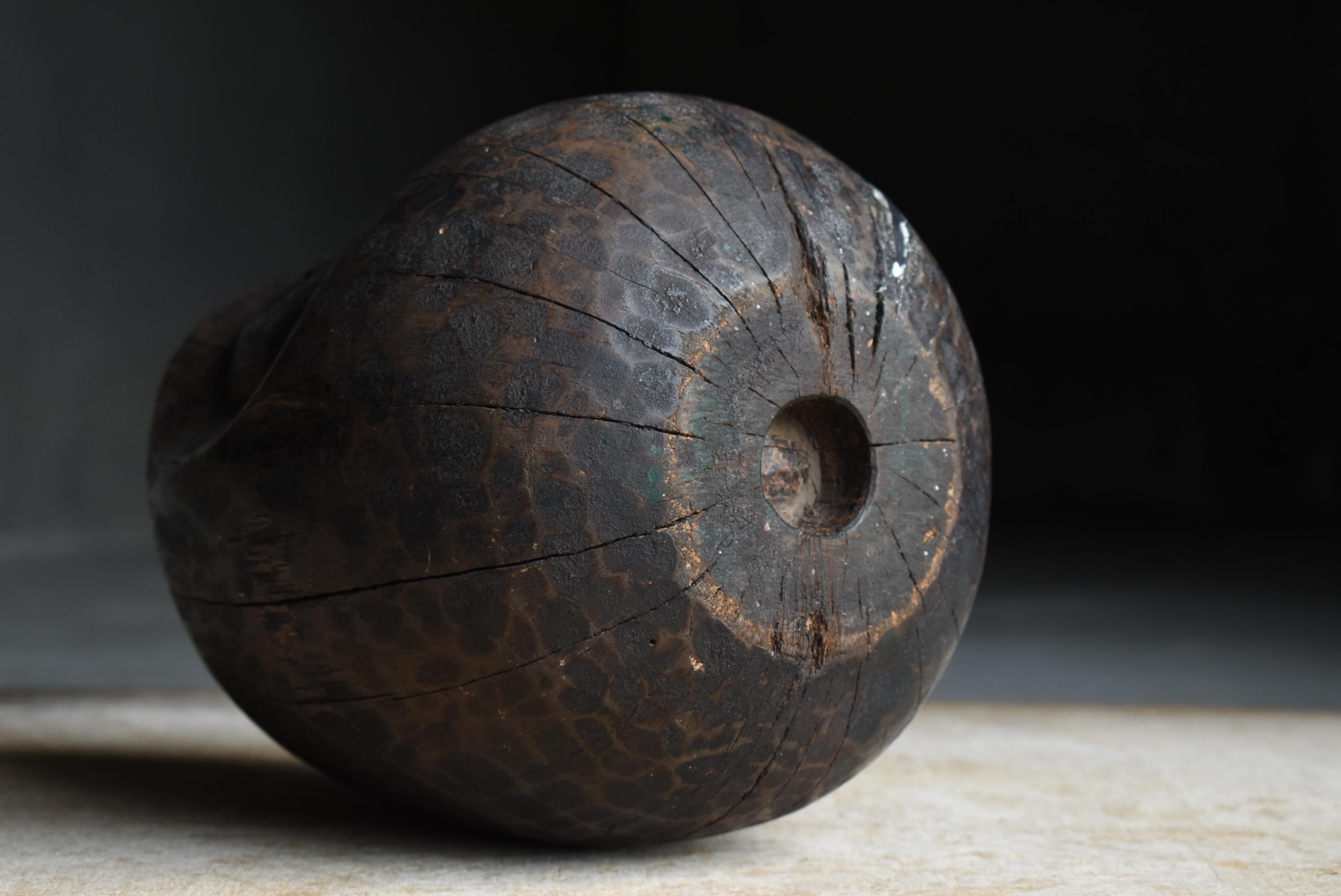 Japanese Antique Wood Carving Daruma 1860s-1920s / Sculpture Wabi Sabi Mingei For Sale 5