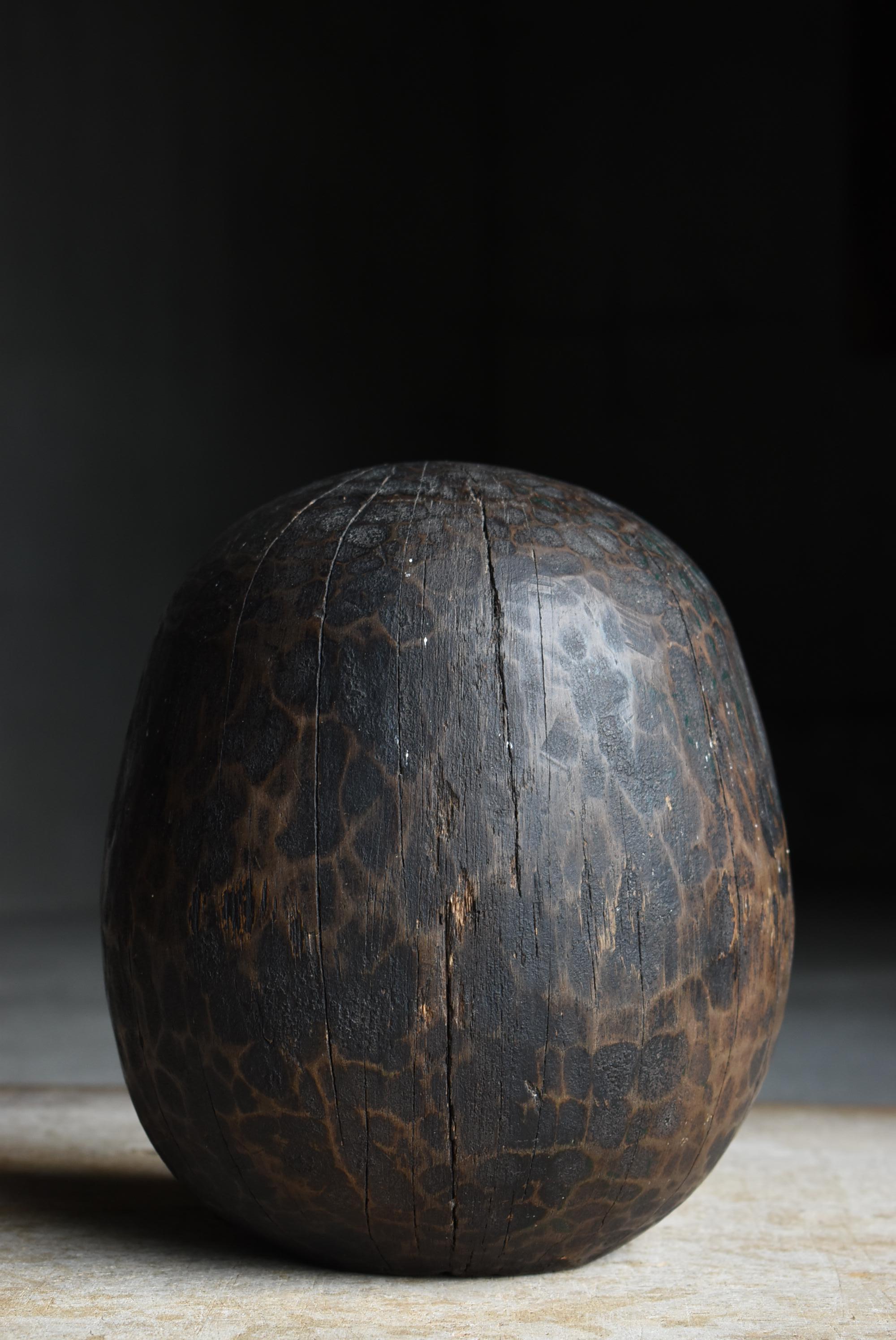 Japanese Antique Wood Carving Daruma 1860s-1920s / Sculpture Wabi Sabi Mingei For Sale 2