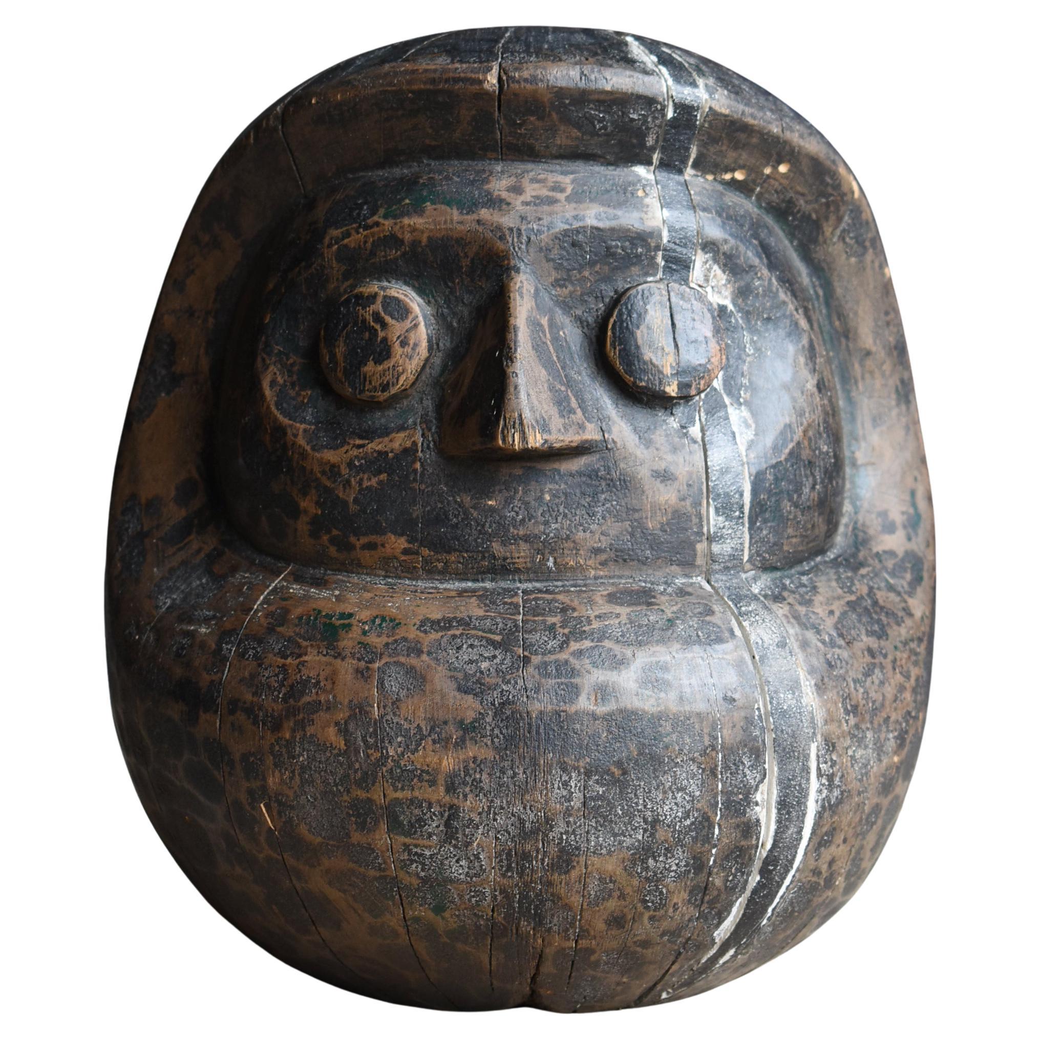 Japanese Antique Wood Carving Daruma 1860s-1920s / Sculpture Wabi Sabi Mingei For Sale