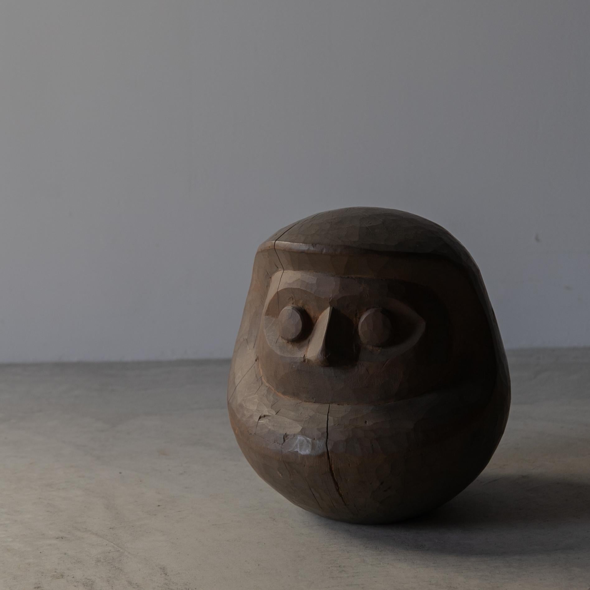 Japanese Antique Wood Carving Daruma 1860s-1920s / Wabi Sabi Sculpture In Good Condition In Sammu-shi, Chiba