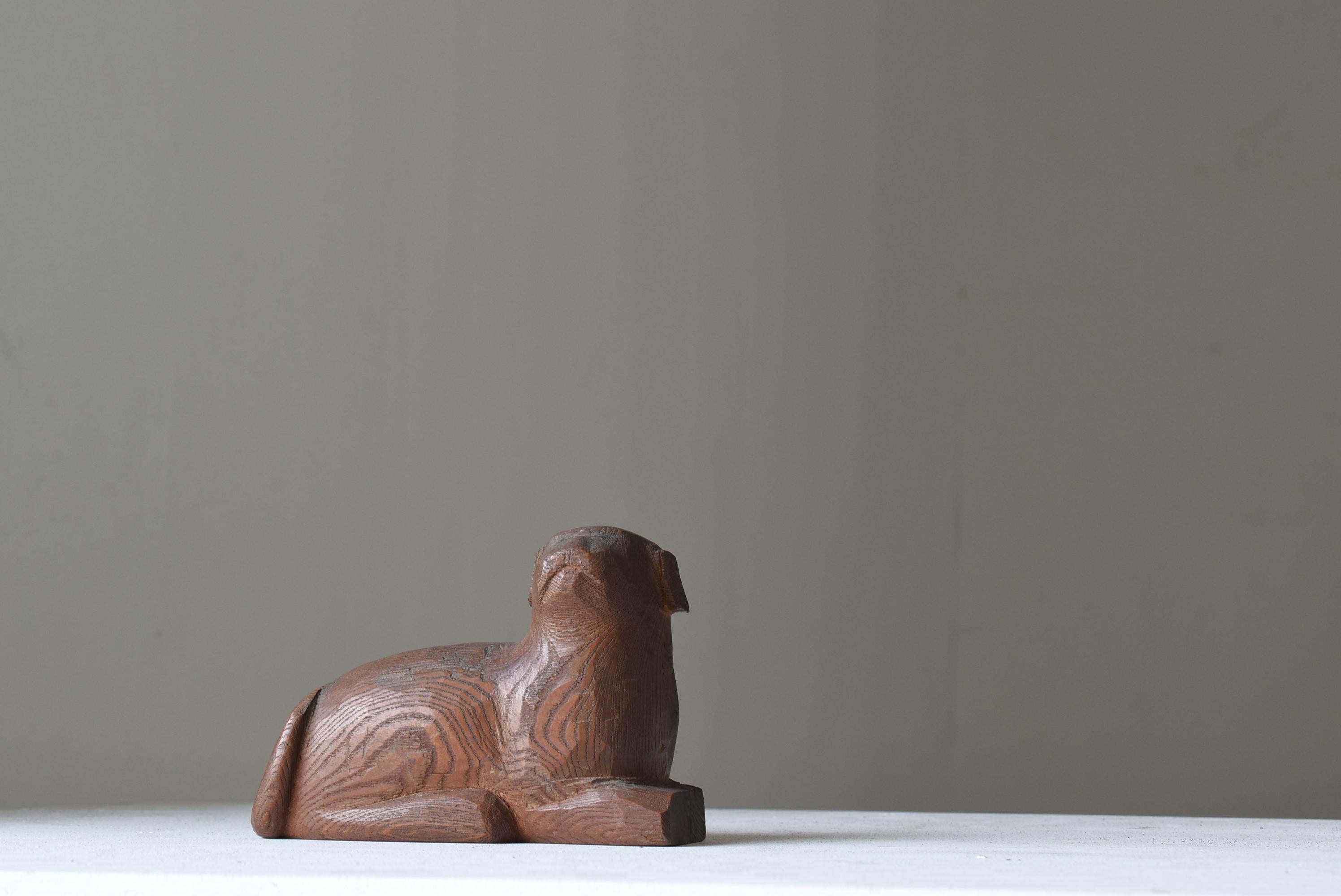 Sculpture d'objet japonaise ancienne en bois sculpt reprsentant un chien Mingei, annes 1920-1940 en vente 4