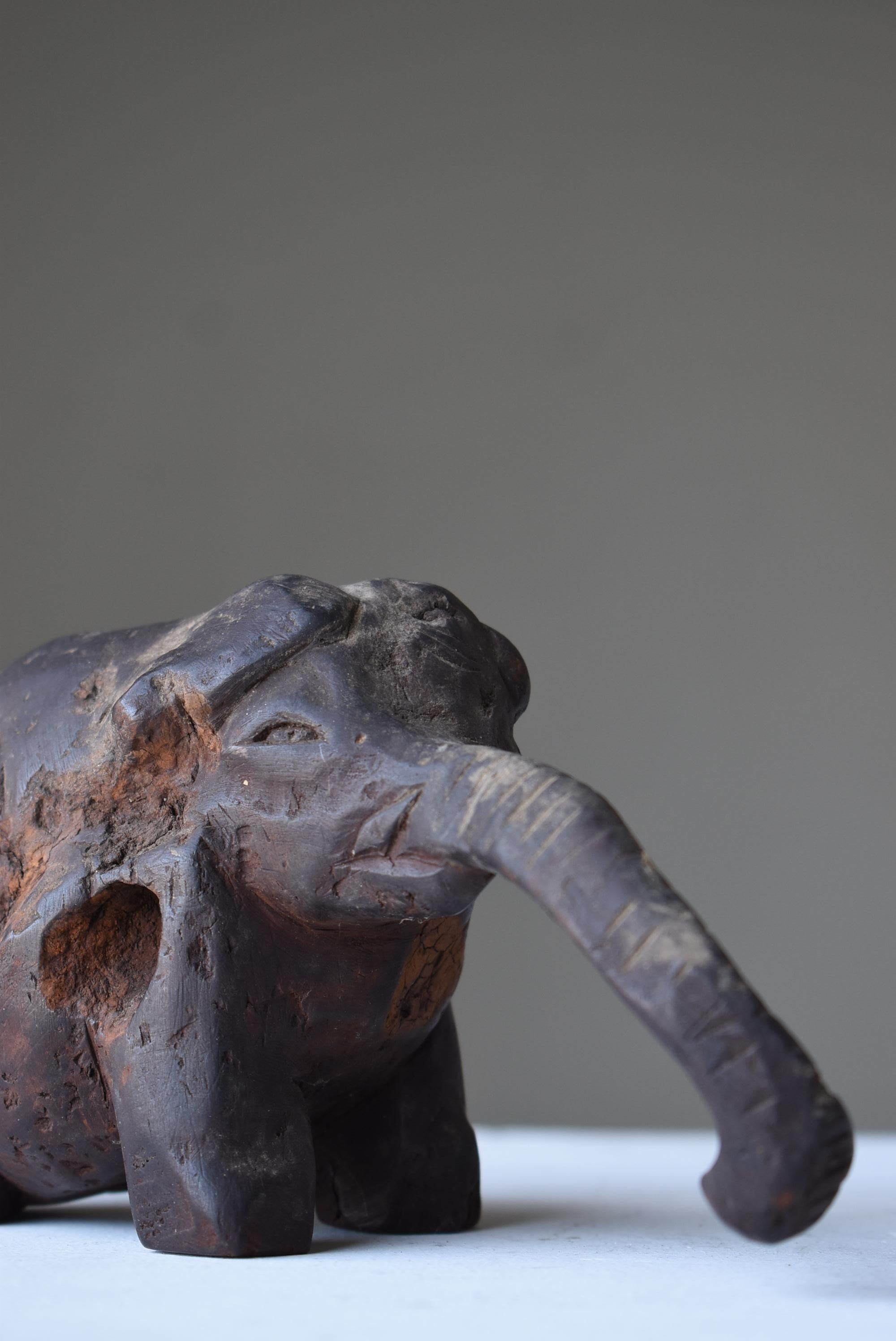 Japanese Antique Wood Carving Elephant 1860s-1920s / Wabi Sabi Sculpture Object For Sale 5