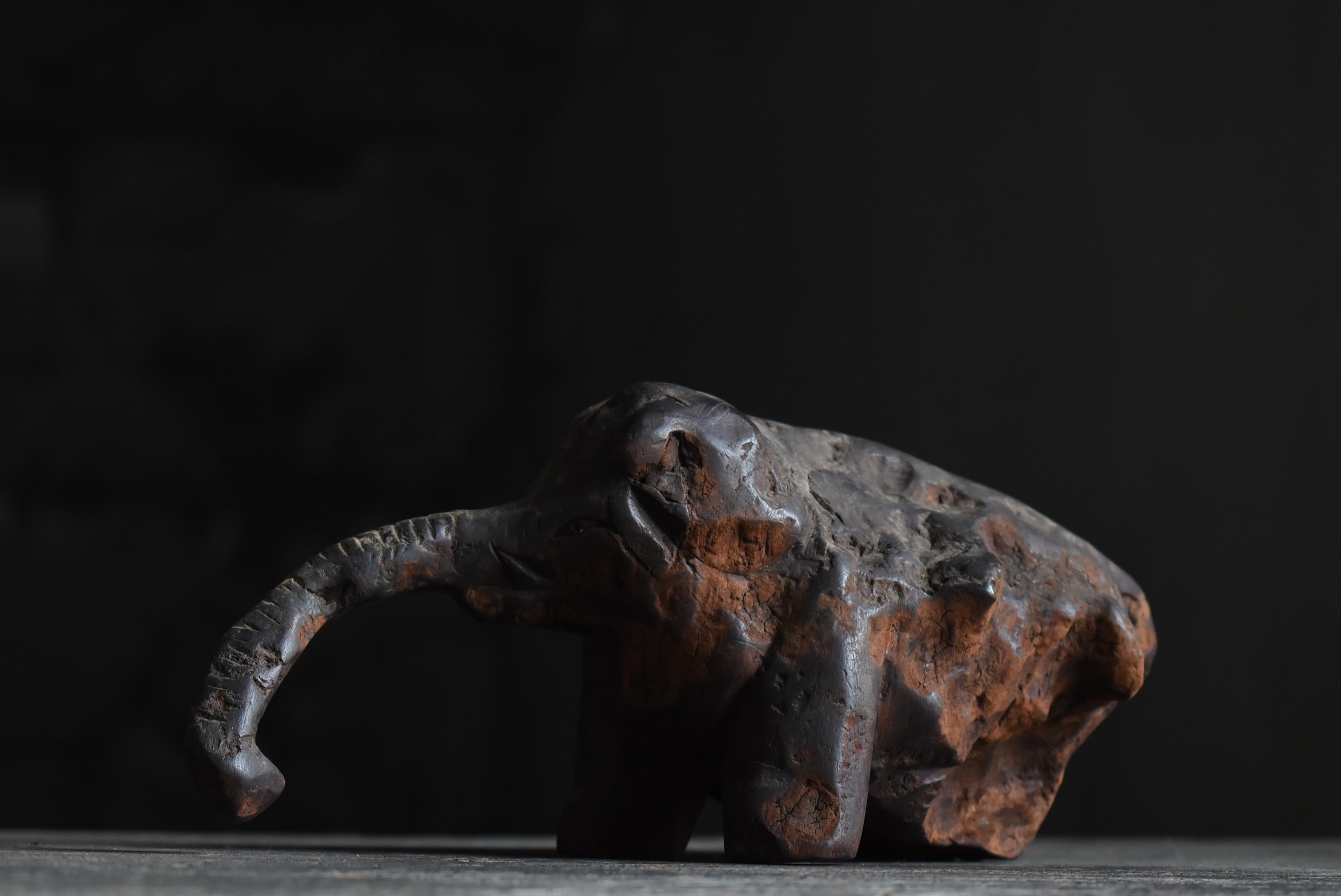 Japanese Antique Wood Carving Elephant 1860s-1920s / Wabi Sabi Sculpture Object For Sale 10