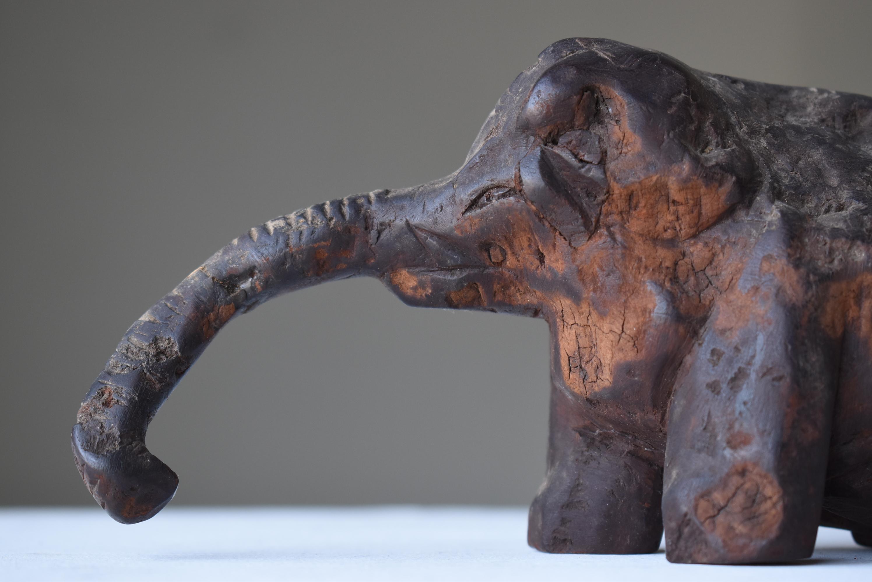20th Century Japanese Antique Wood Carving Elephant 1860s-1920s / Wabi Sabi Sculpture Object For Sale
