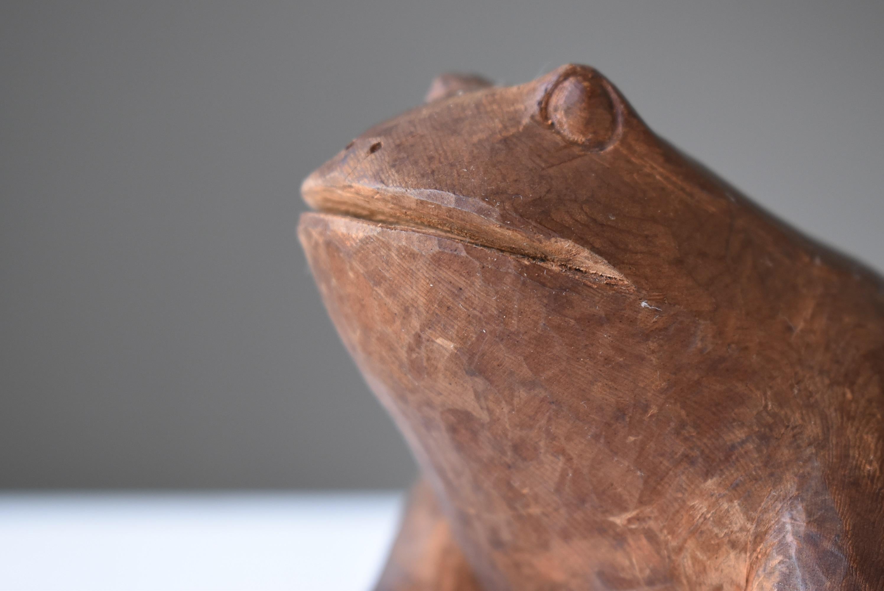 japanese frog statue