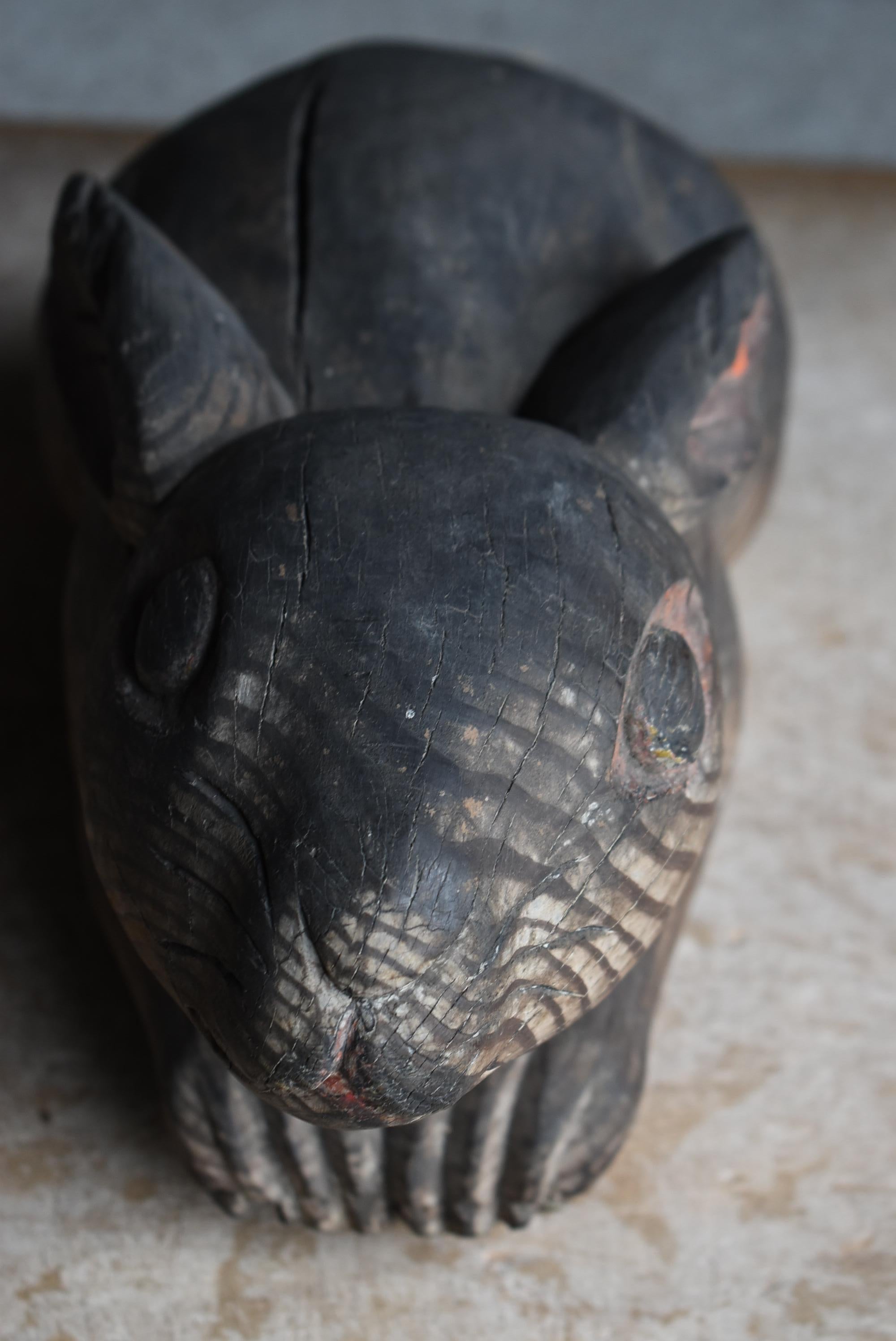 Antico coniglio giapponese in legno 1800-1860 / Scultura Figurina Wabi Sabi in vendita 2