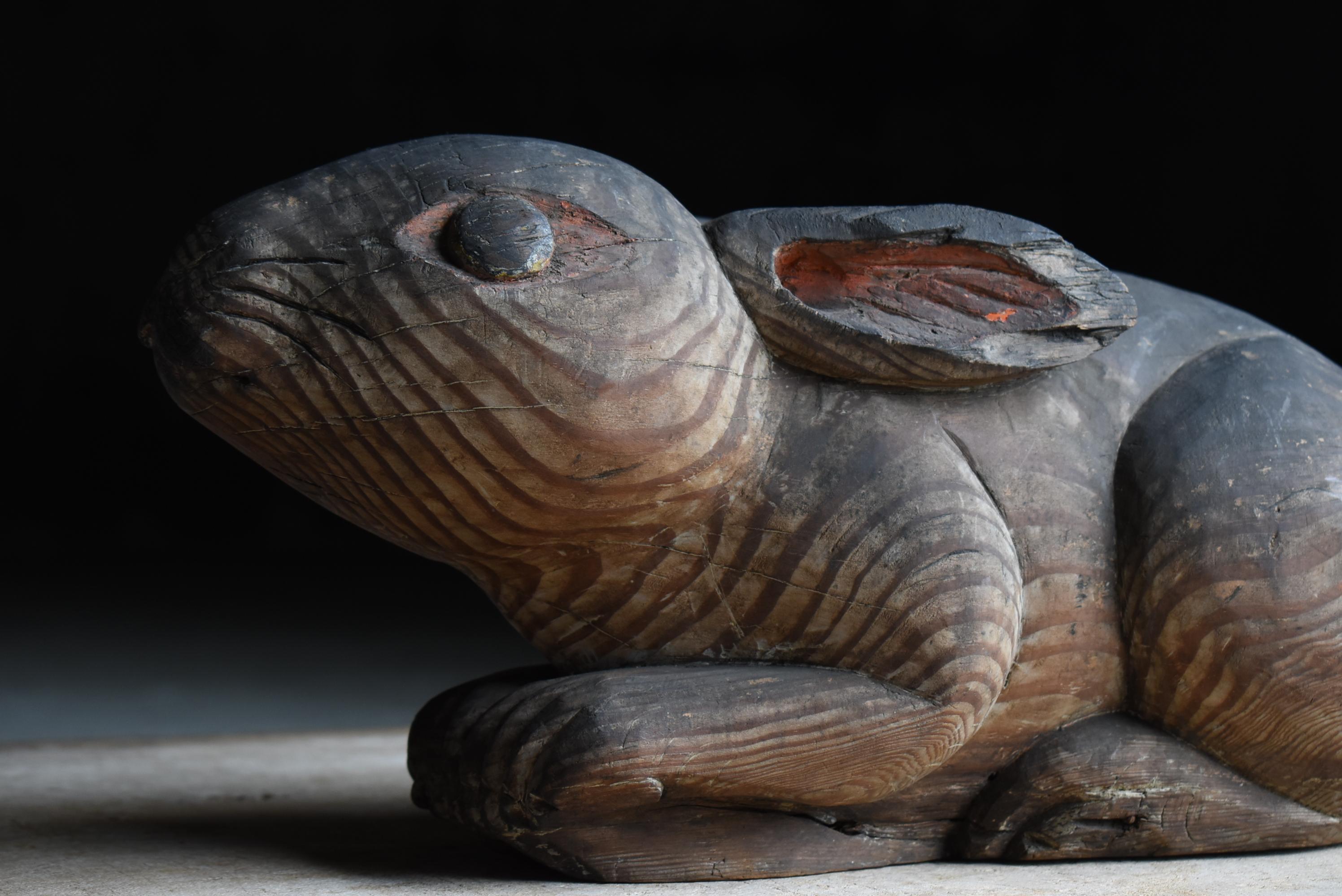 Pino Antico coniglio giapponese in legno 1800-1860 / Scultura Figurina Wabi Sabi in vendita