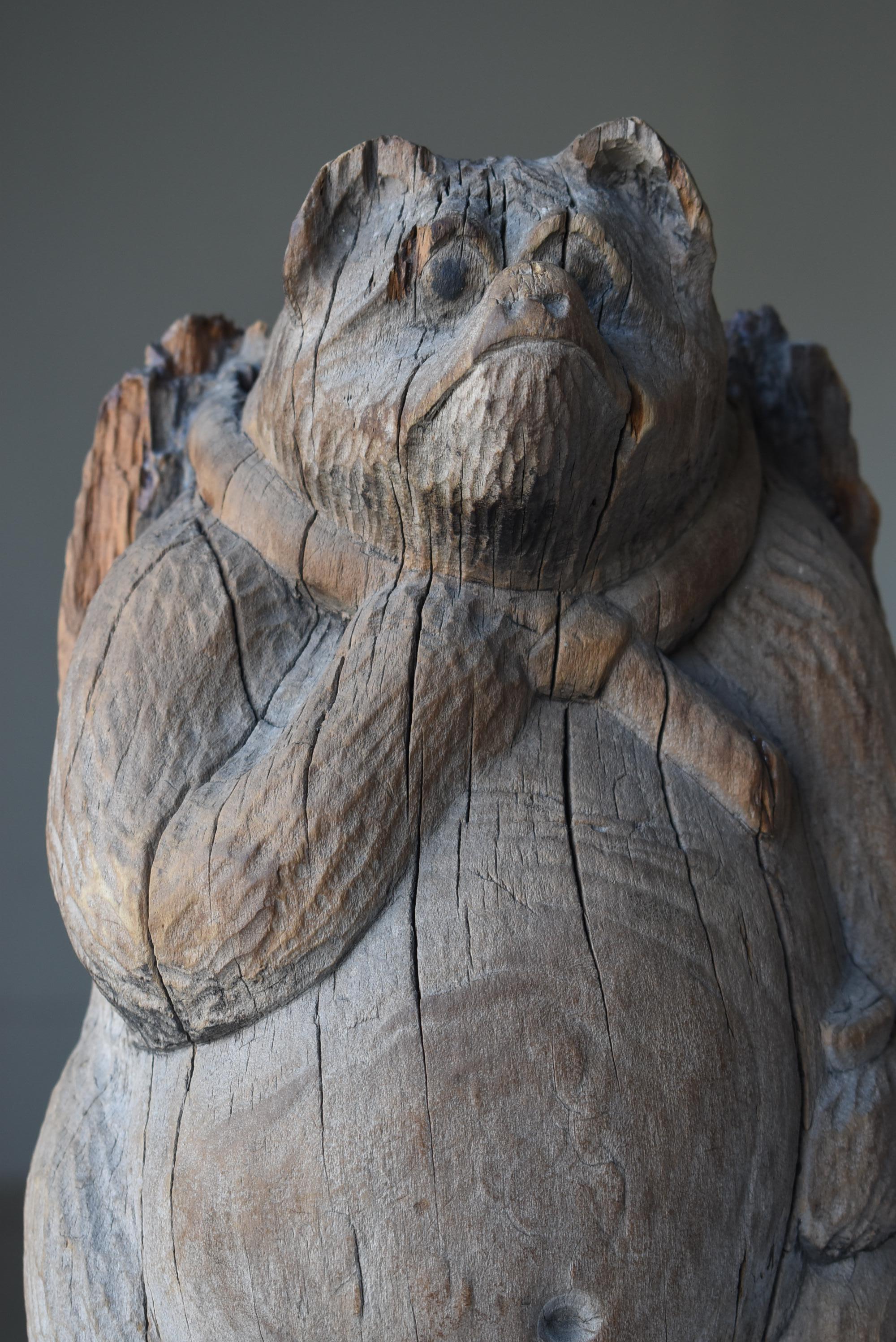 Japanische antike Holzschnitzerei Raccoon-Hunde 1900er-1940er Jahre / Objekt Mingei Wabi Sabi, Mingei Wabi Sabi (20. Jahrhundert) im Angebot