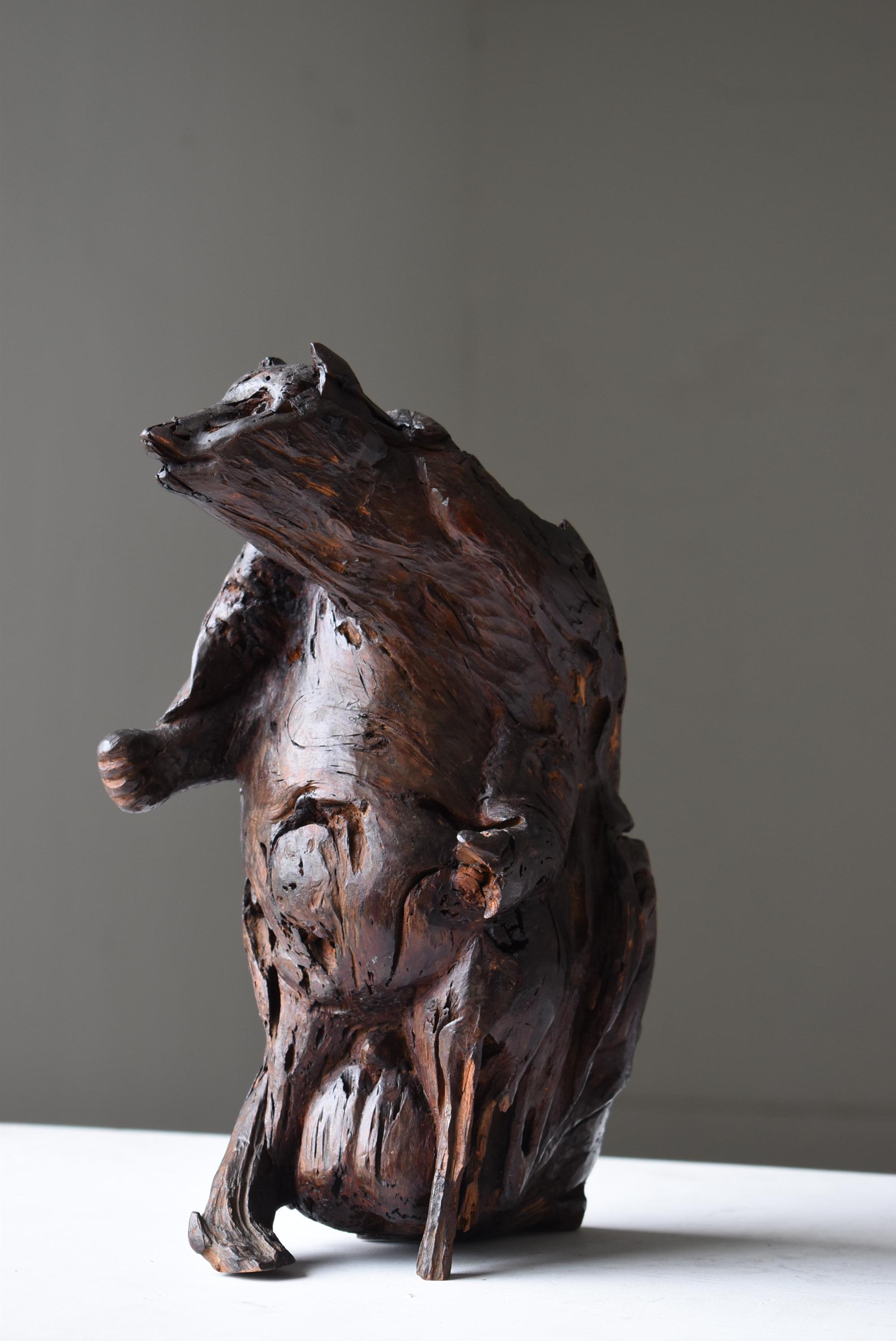 Japanese Antique Wood Carving Raccoon Dog 1900s-1940s / Sculpture Wabi Sabi In Good Condition For Sale In Sammu-shi, Chiba
