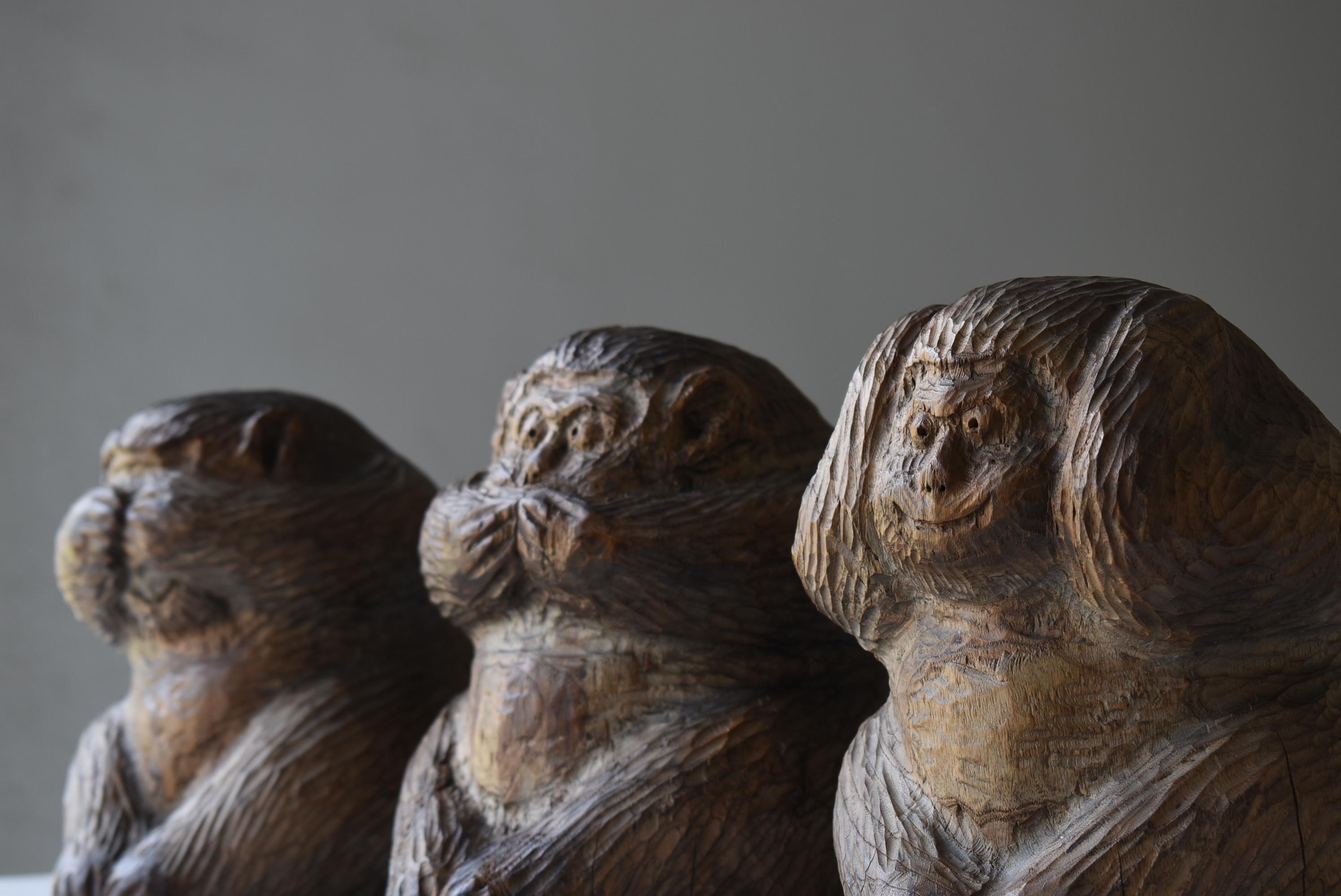 Japanese Antique Wood Carving Three Monkeys 1900s-1940s / Sculpture Wabi Sabi In Good Condition In Sammu-shi, Chiba