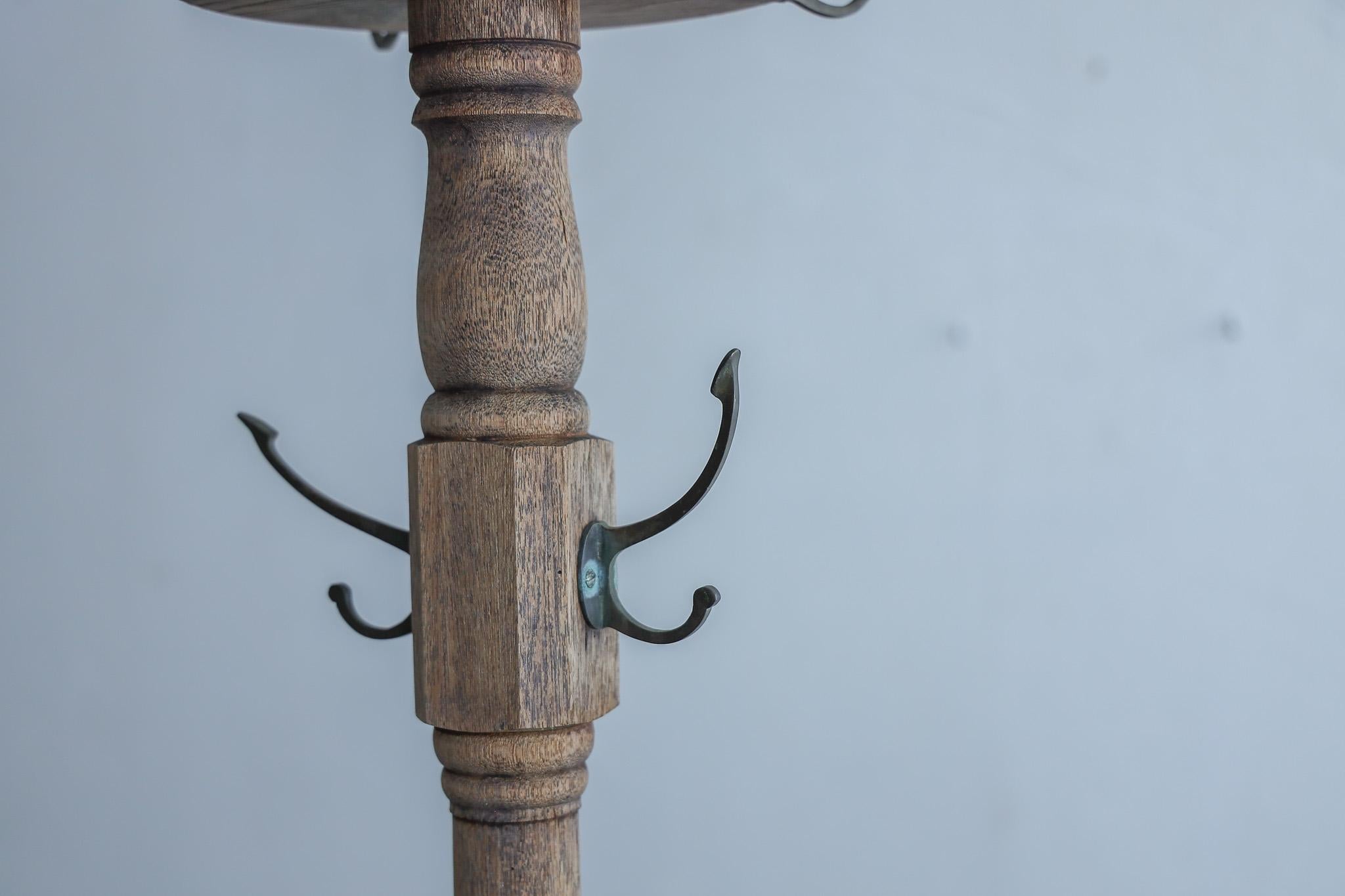Fait main Porte cintre japonais en Wood antique, Wabi Sabi, Japandi en vente