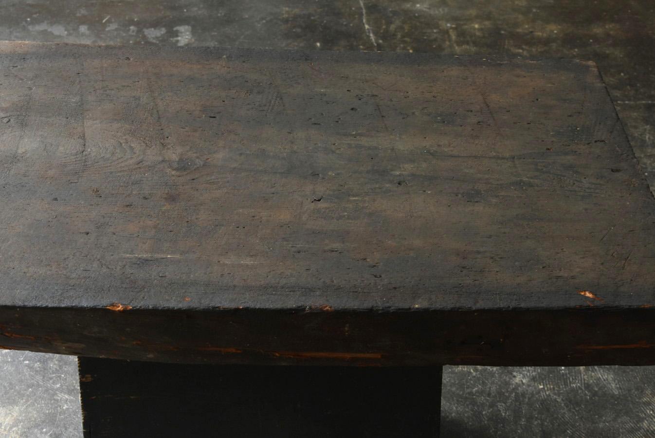 Japanese antique wooden black coffee table/1868-1900/wabisabi low table In Good Condition For Sale In Sammu-shi, Chiba