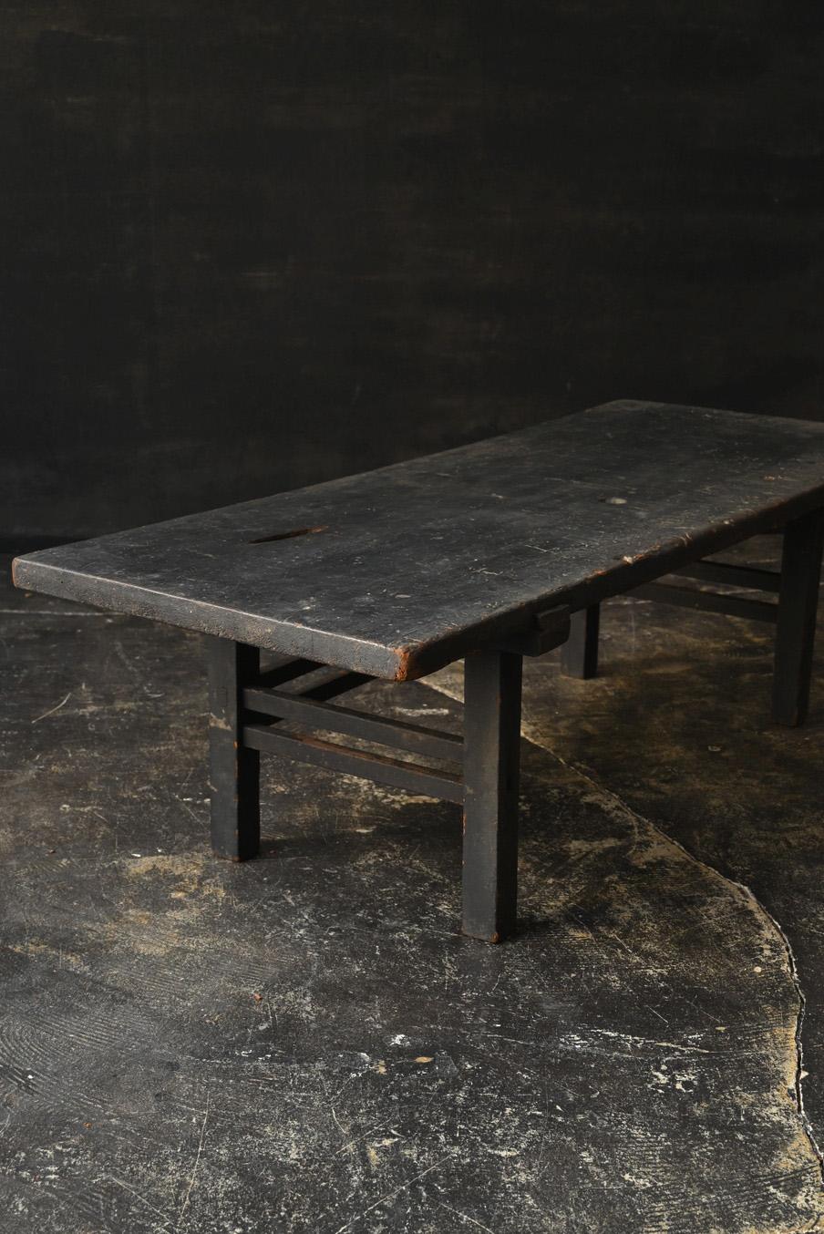 Japanischer antiker schwarzer Holztisch / 1850-1912 / Edo-Meiji 10