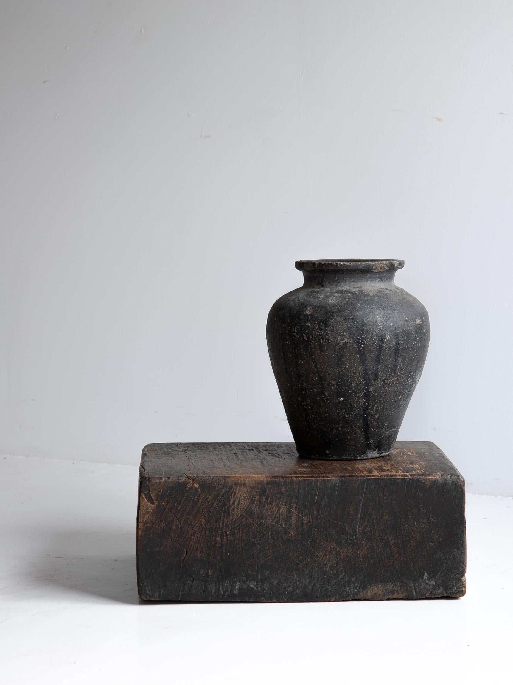 20th Century Japanese Antique Wooden Block Exhibition Stand 1860s-1920s / Primitive Wabisabi