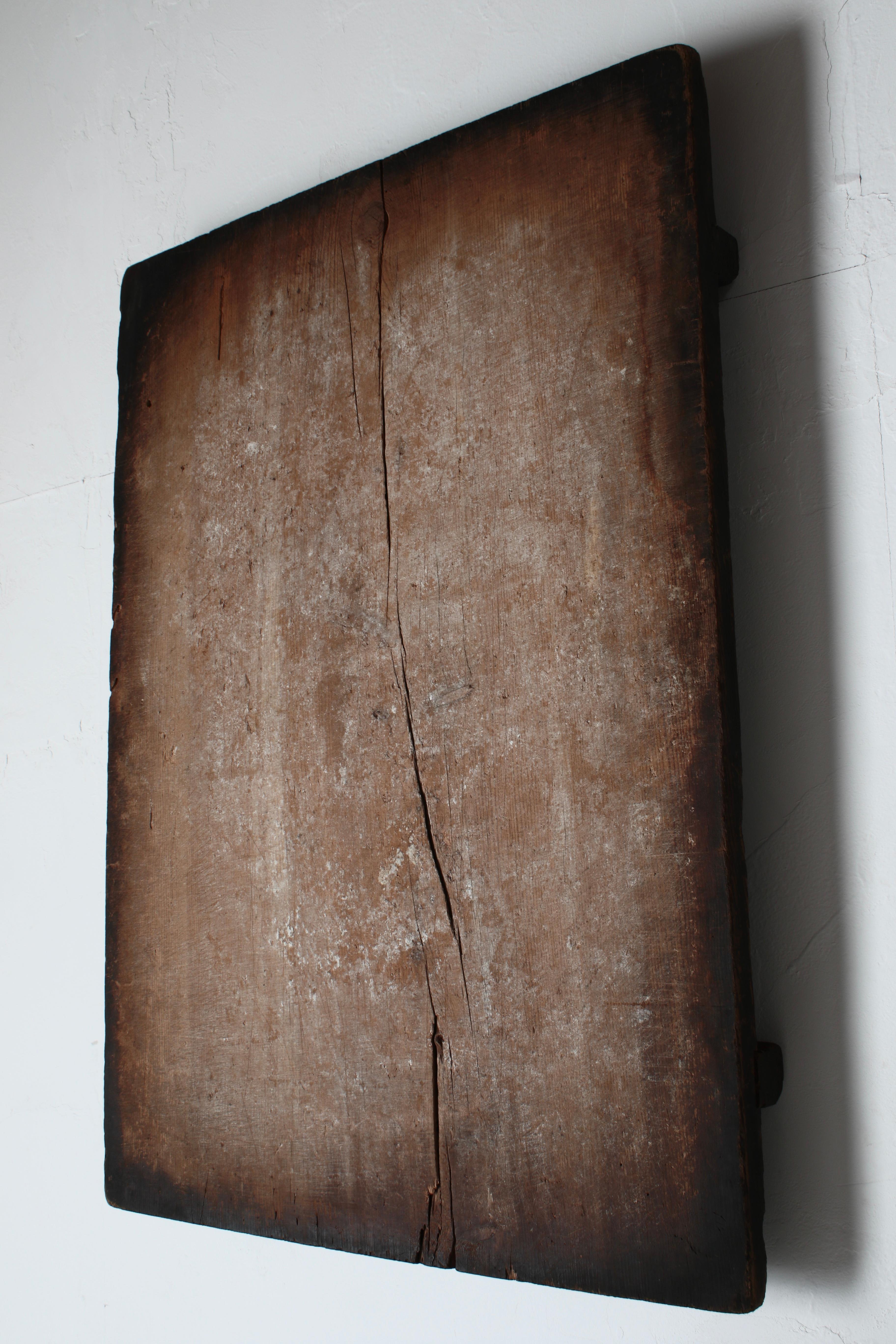 This is an old Japanese workboard.

It was called 