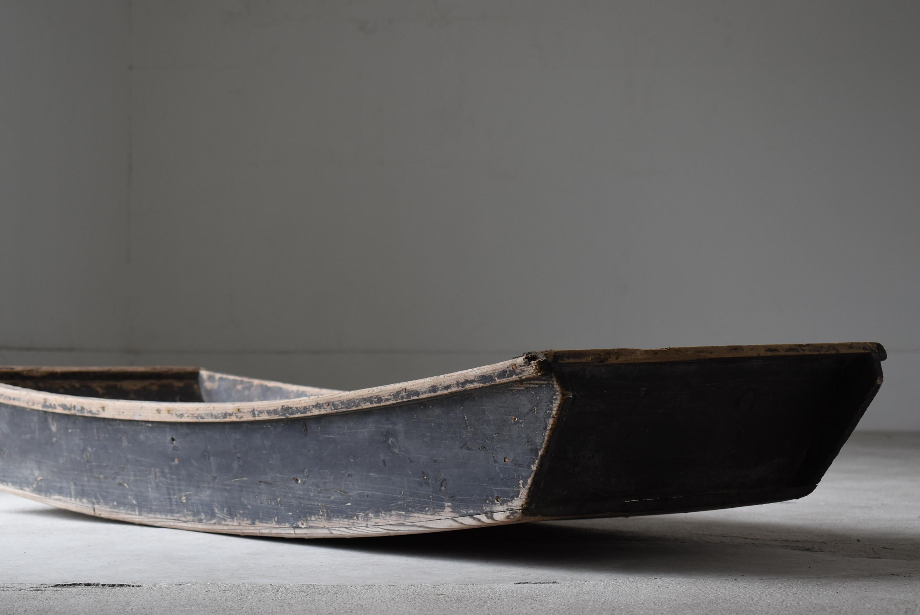 Japanese Antique Wooden Boat 1860-1900s / Wood Bowl Wabi Sabi Mingei In Good Condition For Sale In Sammu-shi, Chiba