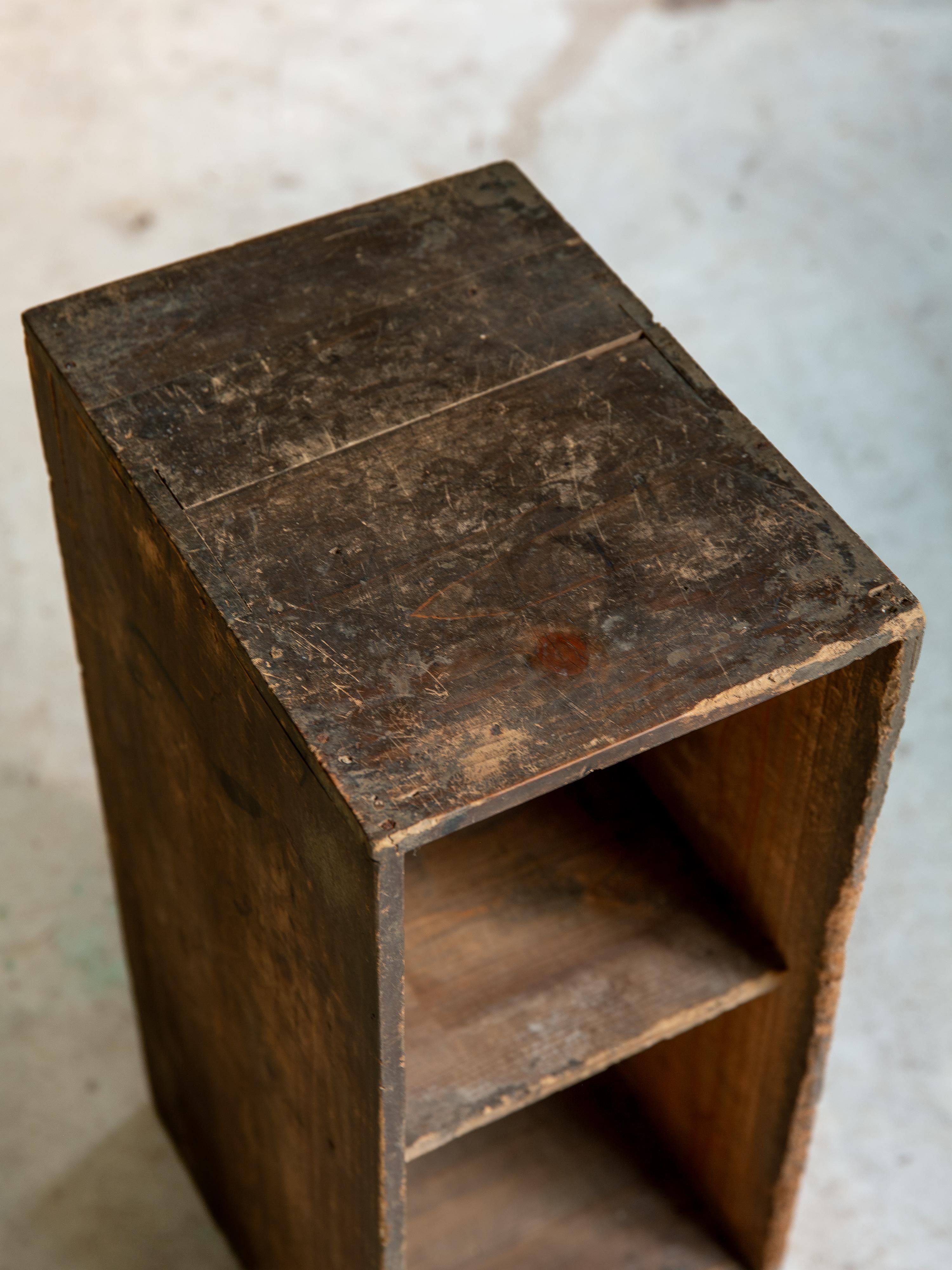 Japanese antique wooden bookcase 1898, Meiji era. wabi sabi small cabinet tansu For Sale 11