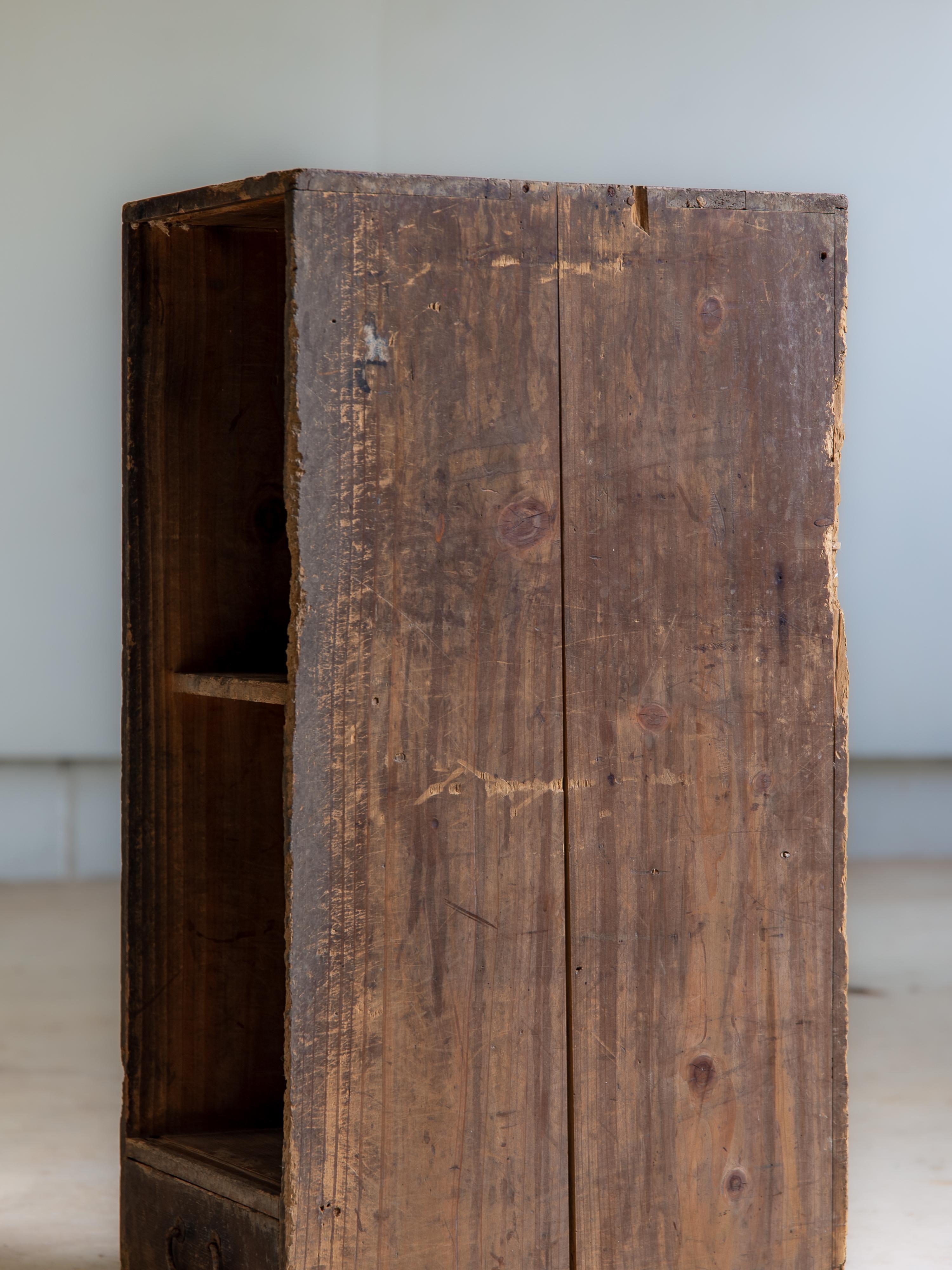 Japanese antique wooden bookcase 1898, Meiji era. wabi sabi small cabinet tansu For Sale 1