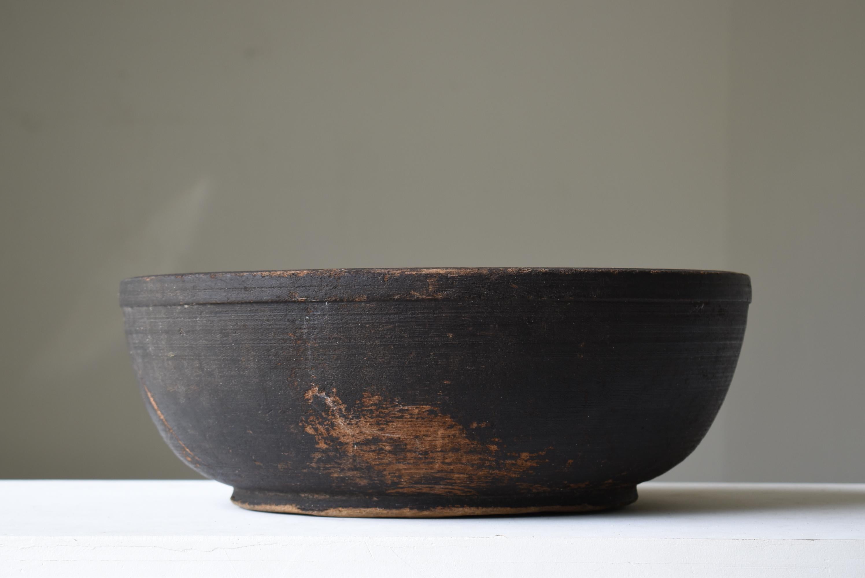 Japanese Antique Wooden Bowl 1860s-1900s/Mingei Wabisabi Primitive Object In Good Condition In Sammu-shi, Chiba