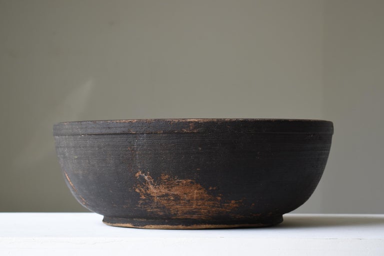 Japanese Antique Wooden Bowl 1860s-1900s/Mingei Wabisabi Primitive Object In Good Condition In Sammushi, JP