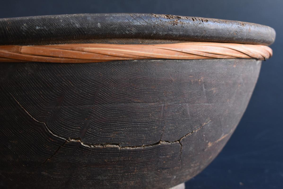 Japanese Antique Wooden Bowl / 1868-1910 / Wabi-Sabi Antique Tools For Sale 3