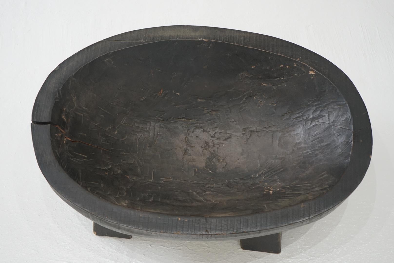 Japanese Antique Wooden Bowl 1910s-1930s Primitive Wabi-Sabi In Good Condition For Sale In Chiba, Chiba
