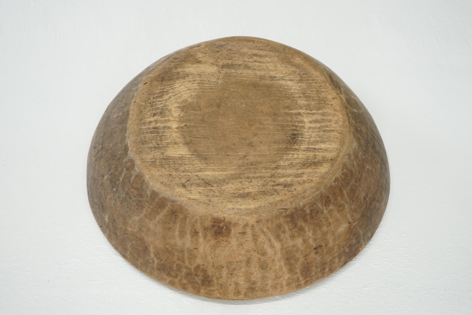Japanese Antique Wooden Bowl 1910s-1940s Primitive Wabi-Sabi For Sale 1