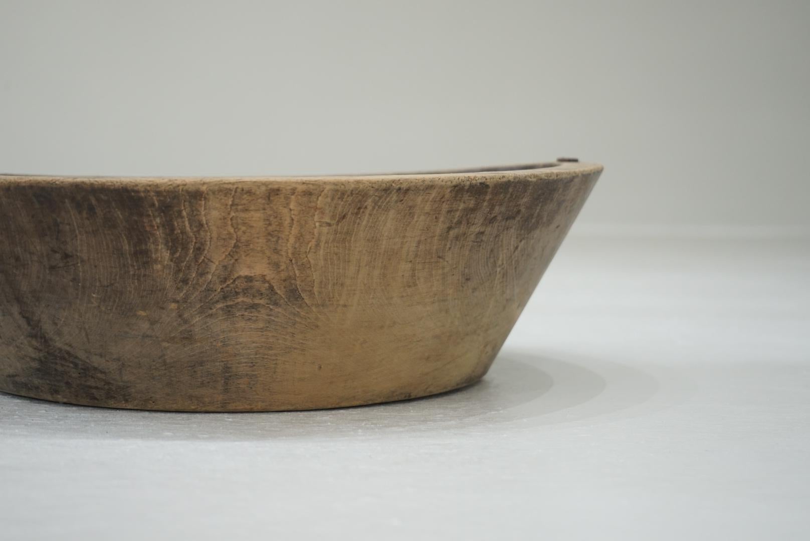 Japanese Antique Wooden Bowl 1910s-1940s Primitive Wabi-Sabi For Sale 2