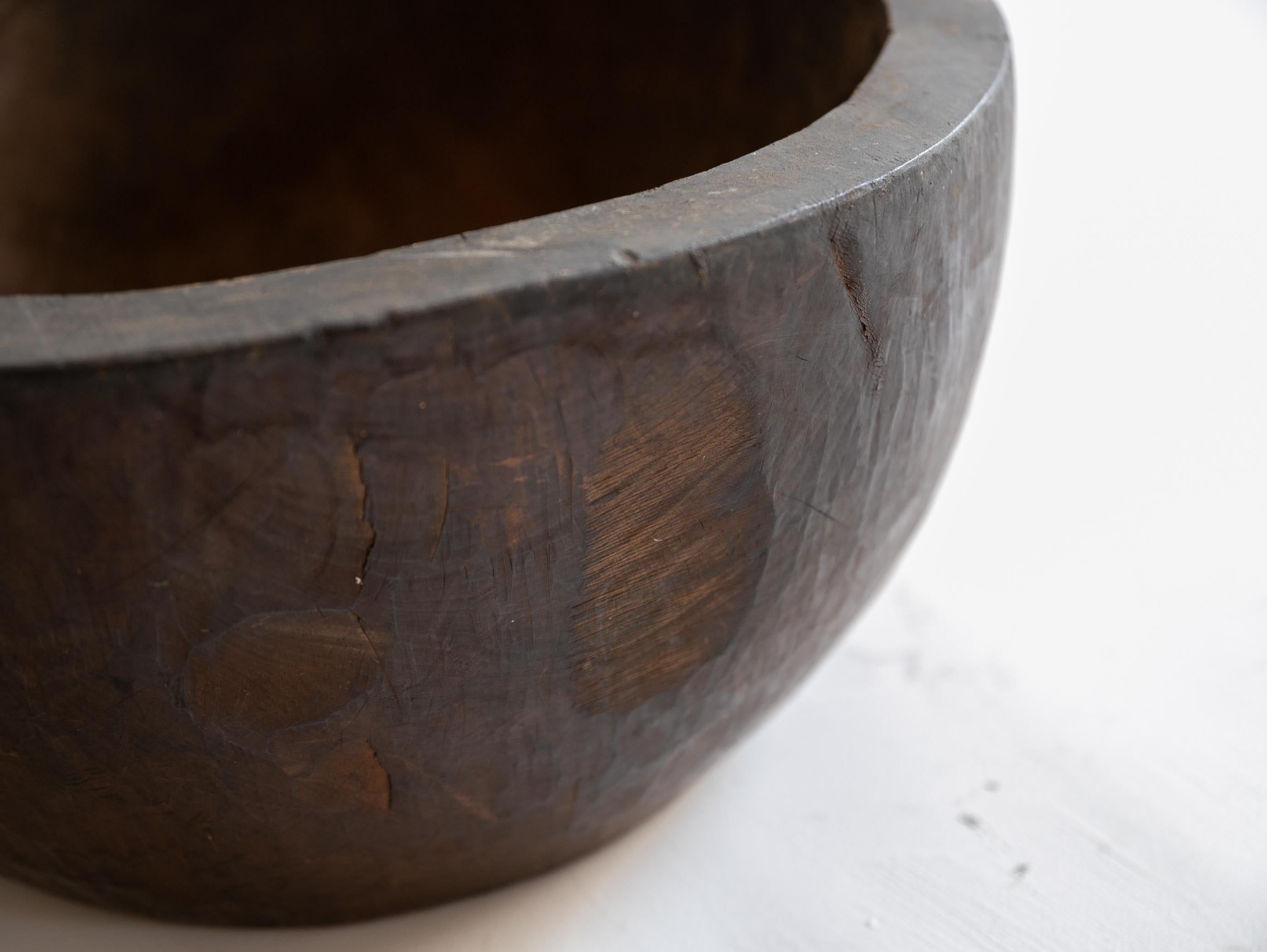 Japanese antique wooden bowl/Late 19th Century/Wabi-Sabi  For Sale 5