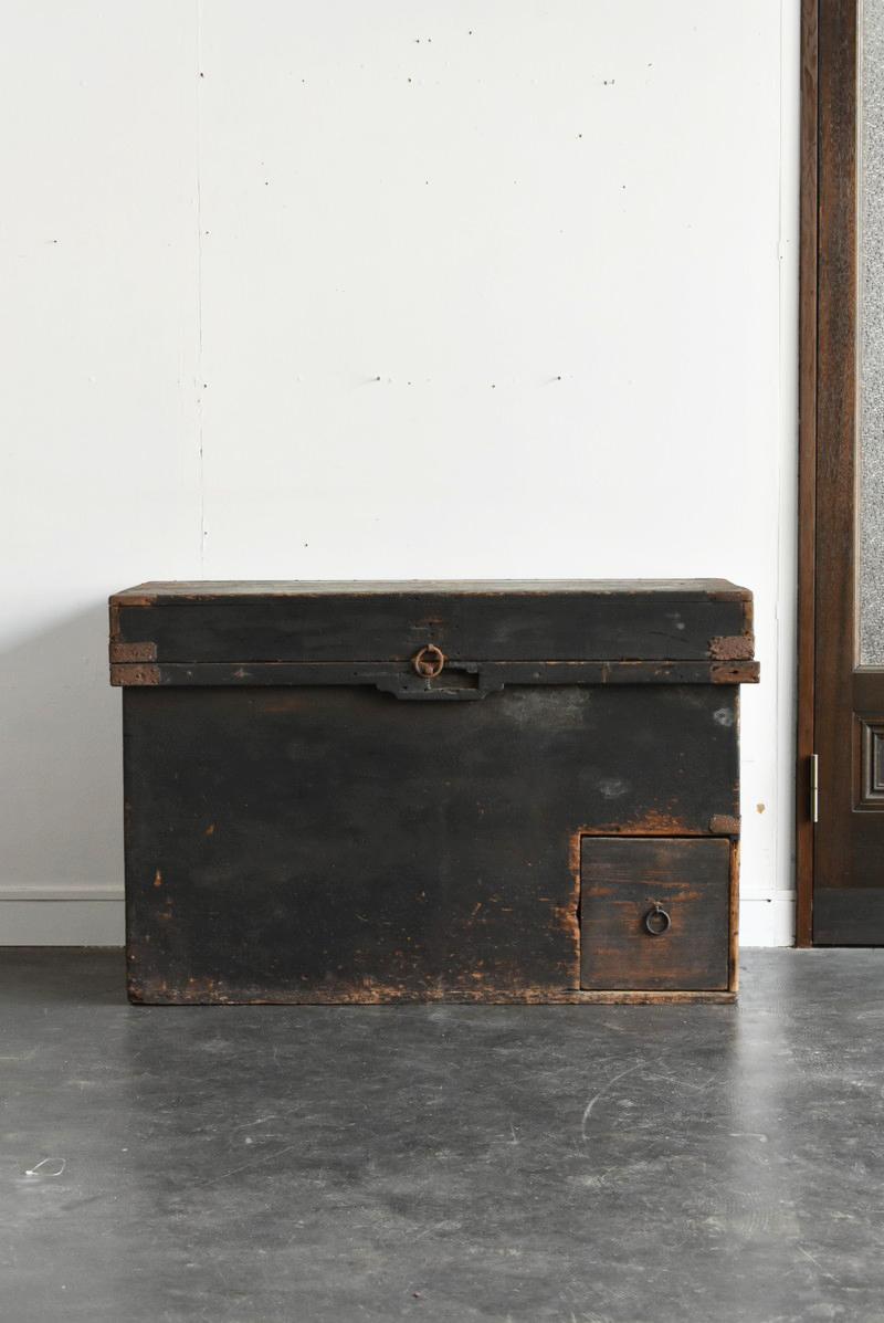 Woodwork Japanese Antique Wooden Box / 1750-1850 / Table / Storage Box / Edo Period