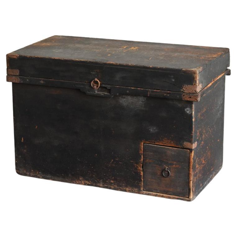 Japanese Antique Wooden Box / 1750-1850 / Table / Storage Box / Edo Period