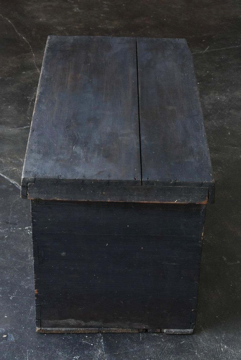 Japanese Antique Wooden Box / 1850-1920 / Sofa Table / Exhibition Stand In Good Condition In Sammu-shi, Chiba