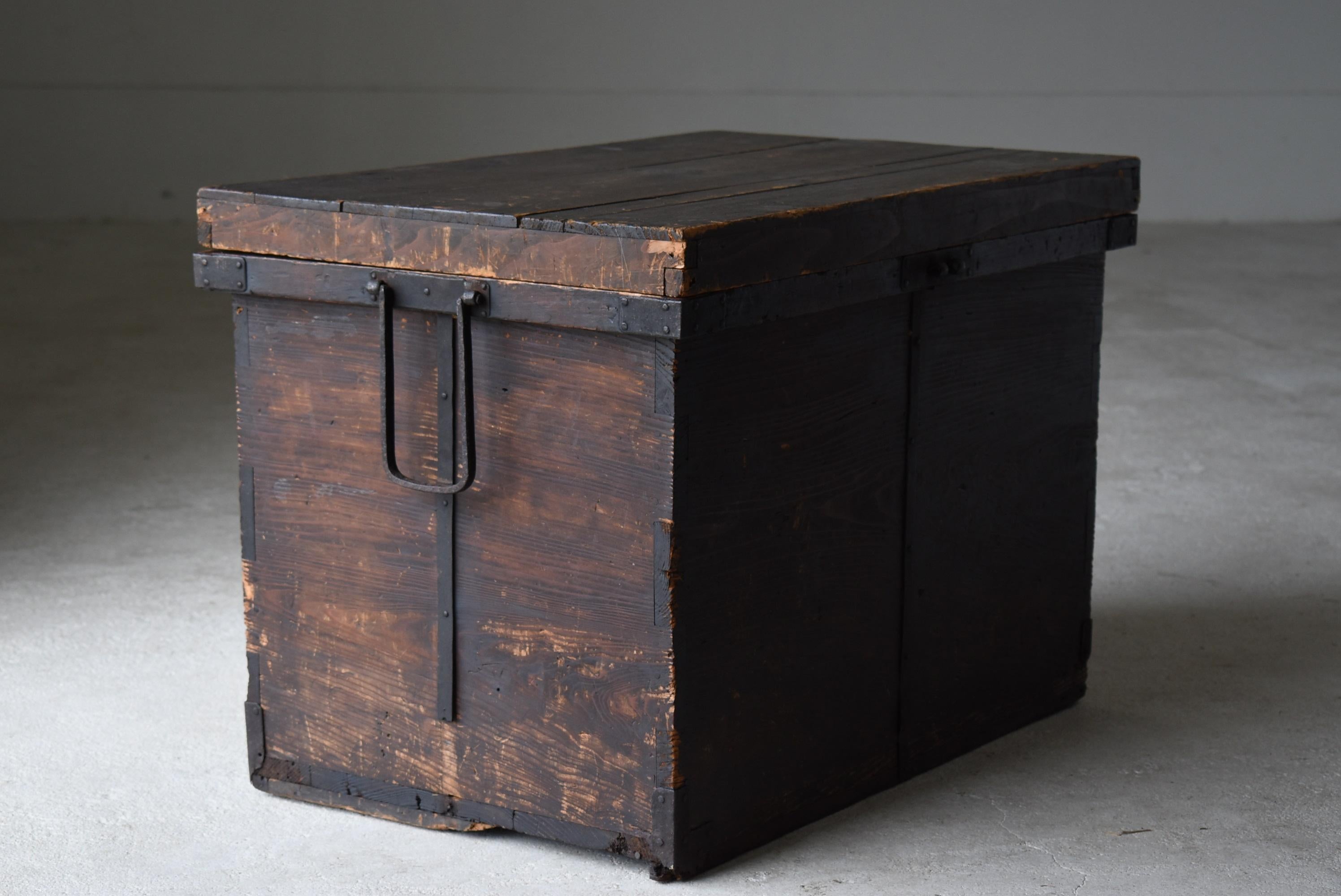 Japanese Antique Wooden Box 1860s-1900s/Storage Sofa Table Tansu Coffee Table 1