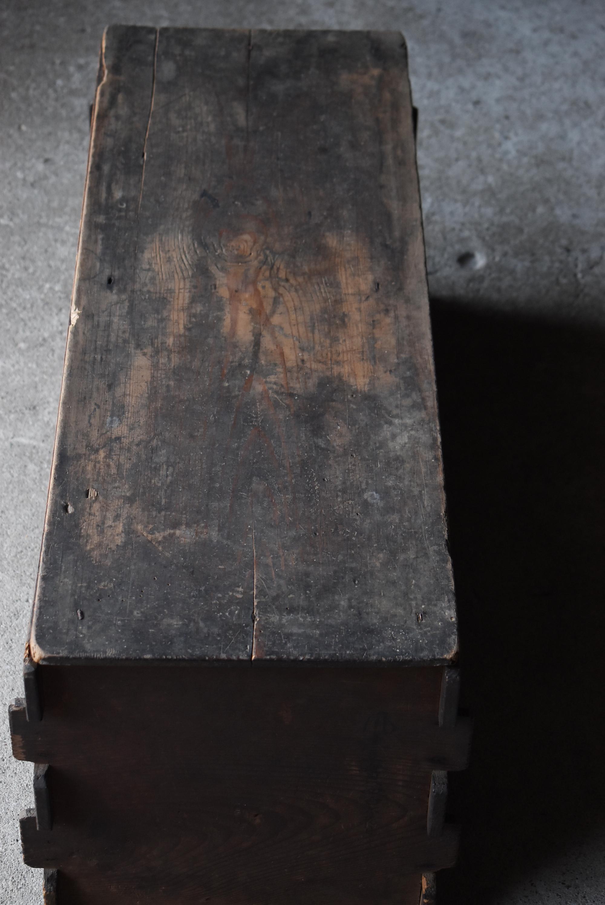 Japanese Antique Wooden Box 1860s-1920s / Sofa Table Storage Box Wabisabi For Sale 3