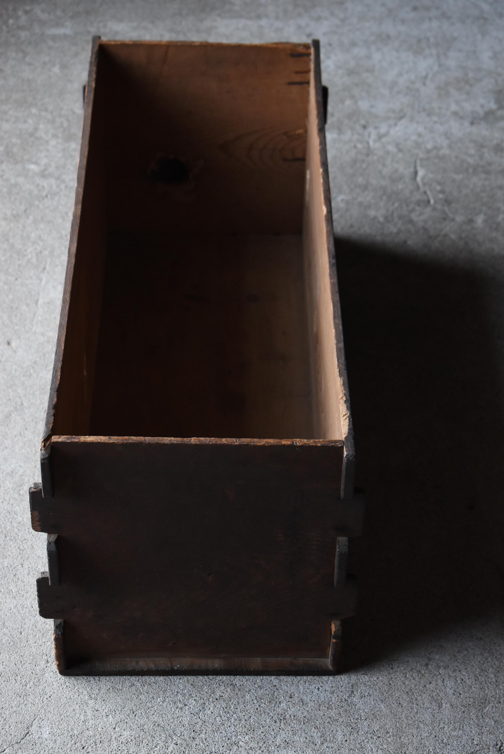Japanese Antique Wooden Box 1860s-1920s / Sofa Table Storage Box Wabisabi For Sale 5