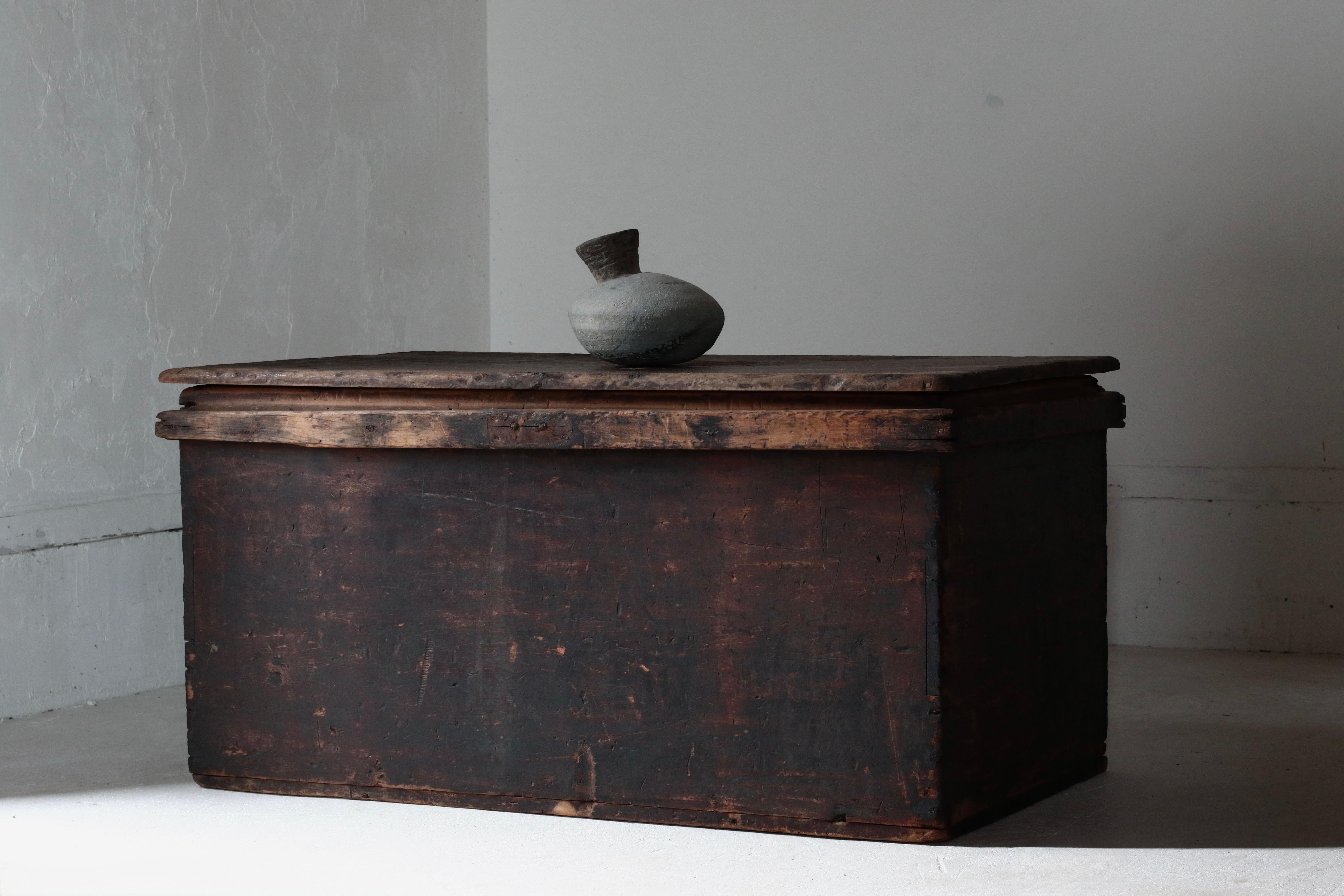 Meiji Japanese Antique Wooden Box / Side Table Sofa Table / 1868-1912s Wabi-sabi For Sale