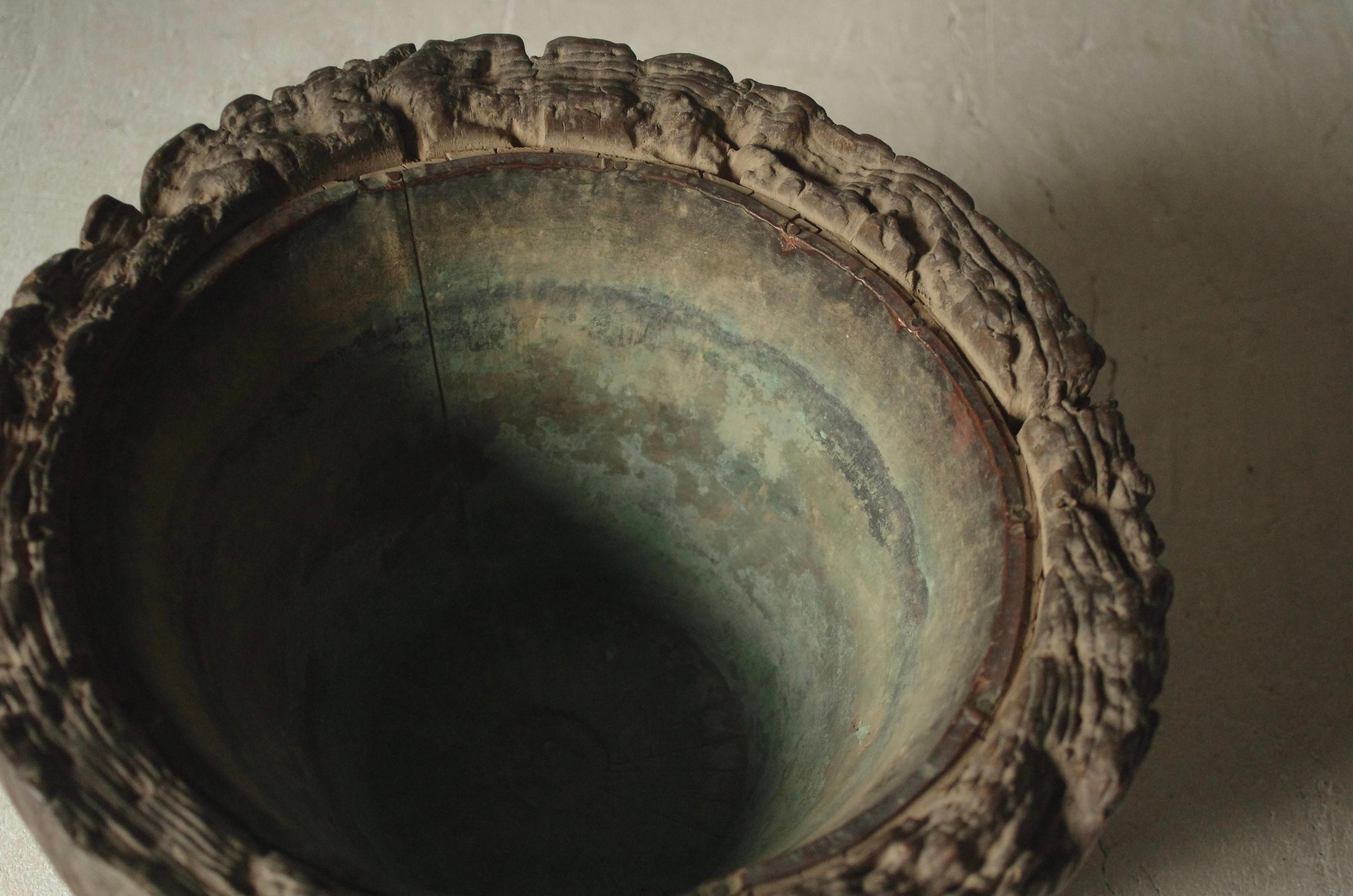 Primitif Brasero japonais ancien en bois/Hibachi Brazier/1868-1912s Wabi-Sabi en vente