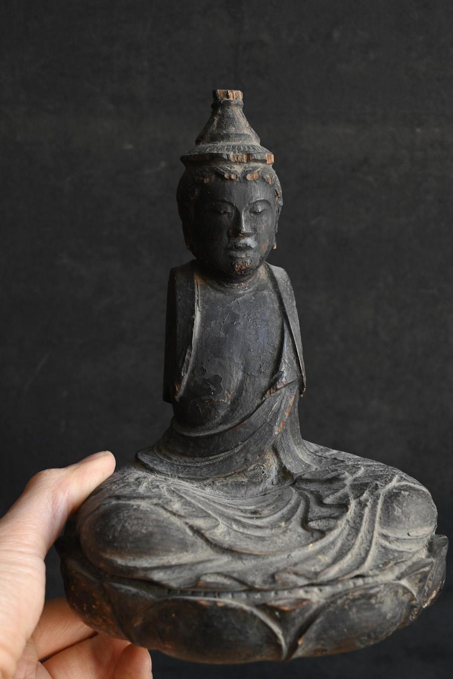 Estatua antigua japonesa de Buda de madera / Periodo Edo / 1600 a 1800 Tallado a mano en venta