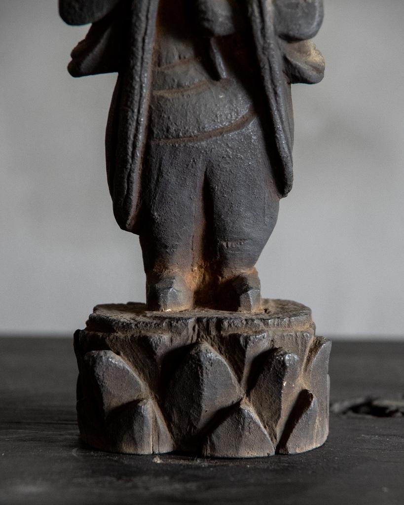Figure bouddhiste japonaise ancienne en bois, période Edo '1603-1868' Bon état - En vente à Hitachiomiya-shi, 08