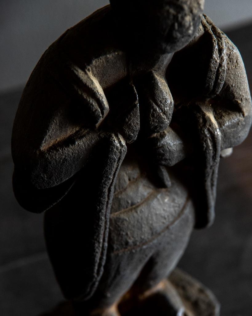 Figure bouddhiste japonaise ancienne en bois, période Edo '1603-1868' en vente 3