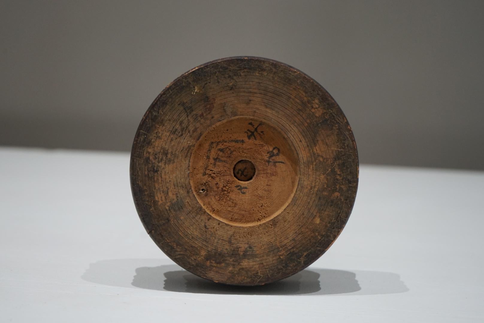 Japanese Antique Wooden Candle Stand, Late 1800s, Wabi-Sabi im Angebot 2