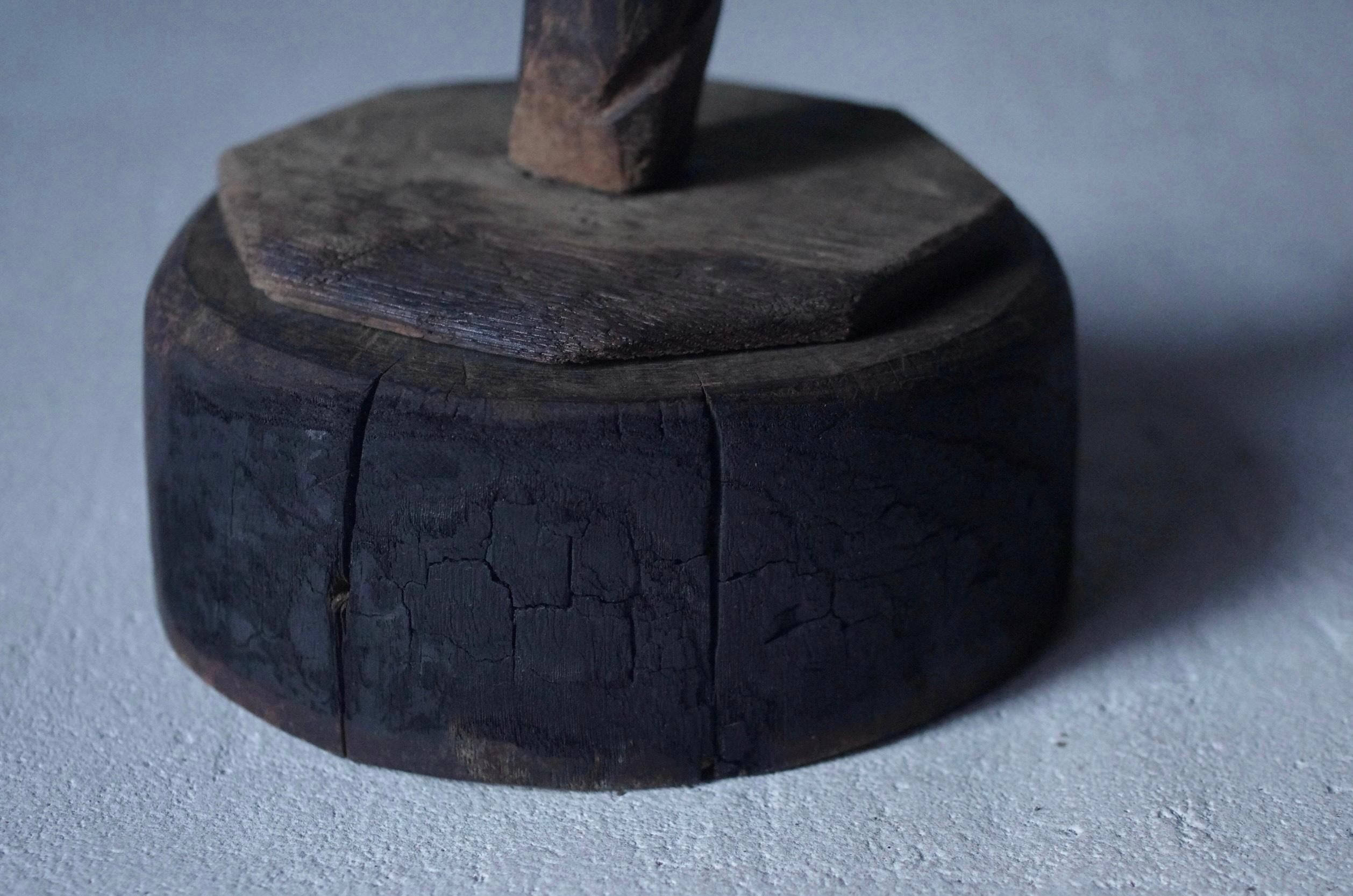 Palo de madera japonés antiguo para velas / Objeto de arte popular / 1868-1912s / WabiSabi en venta 4