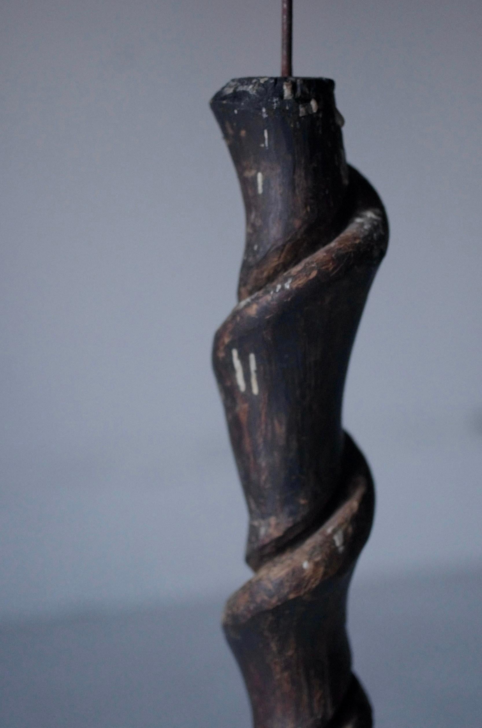 Palo de madera japonés antiguo para velas / Objeto de arte popular / 1868-1912s / WabiSabi en venta 5