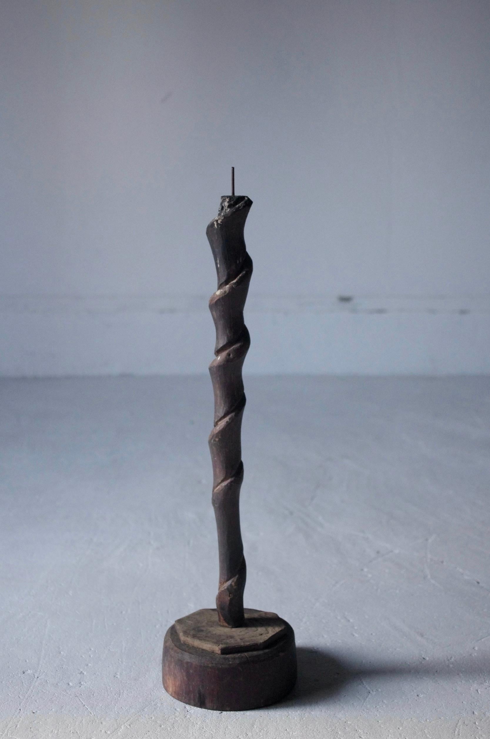 Palo de madera japonés antiguo para velas / Objeto de arte popular / 1868-1912s / WabiSabi en venta 8