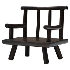 Japanischer antiker Holzstuhl Objekt, Japandi Wabi-Sabi