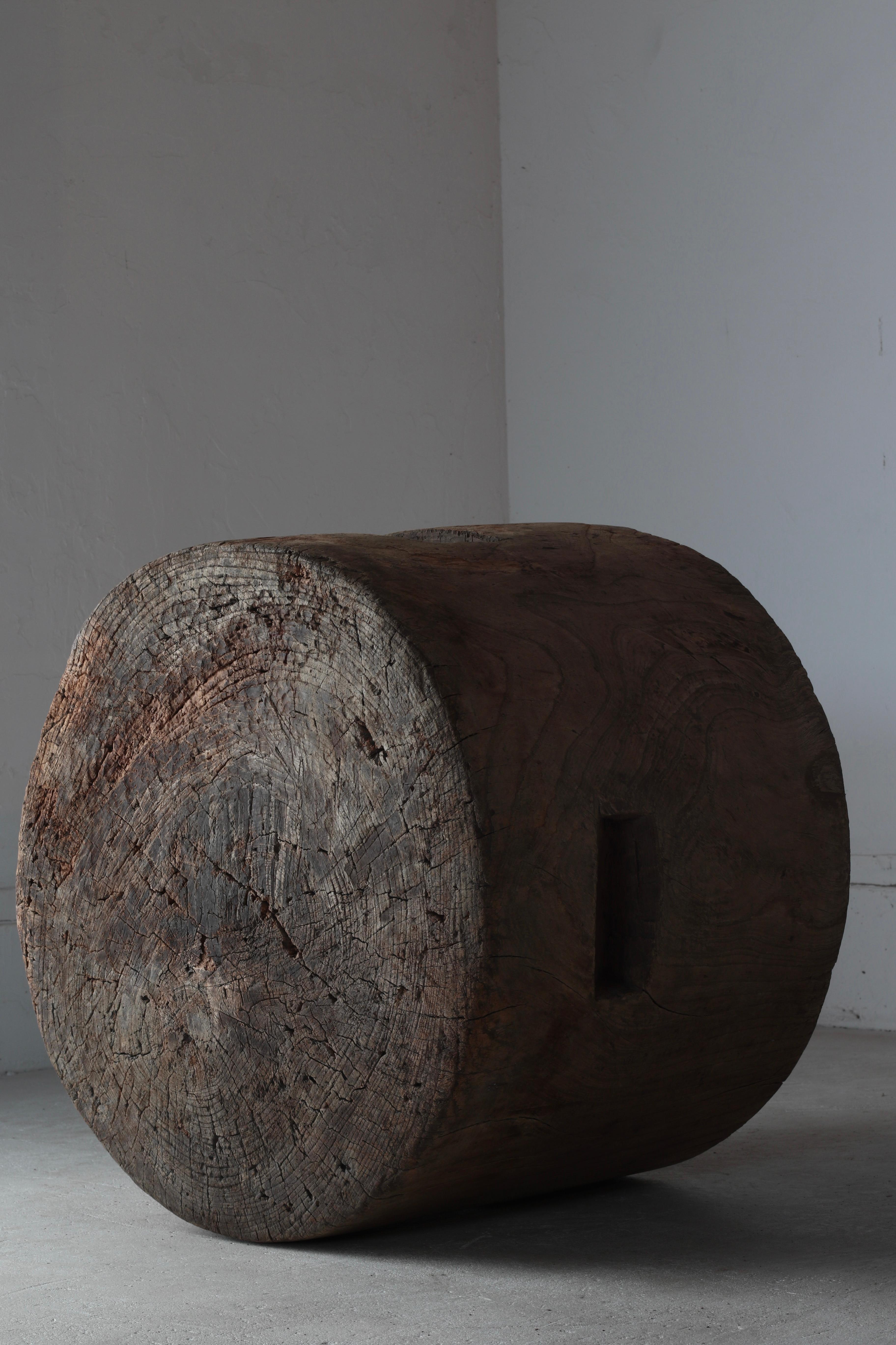 Table basse/ table d'appoint japonaise en bois ancien/ 1868-1912s Wabi-sabi Primitive en vente 6